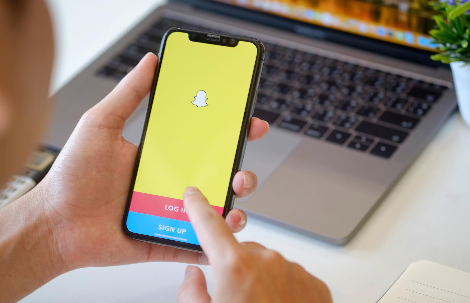 Snap: 1,280 jobs cut
