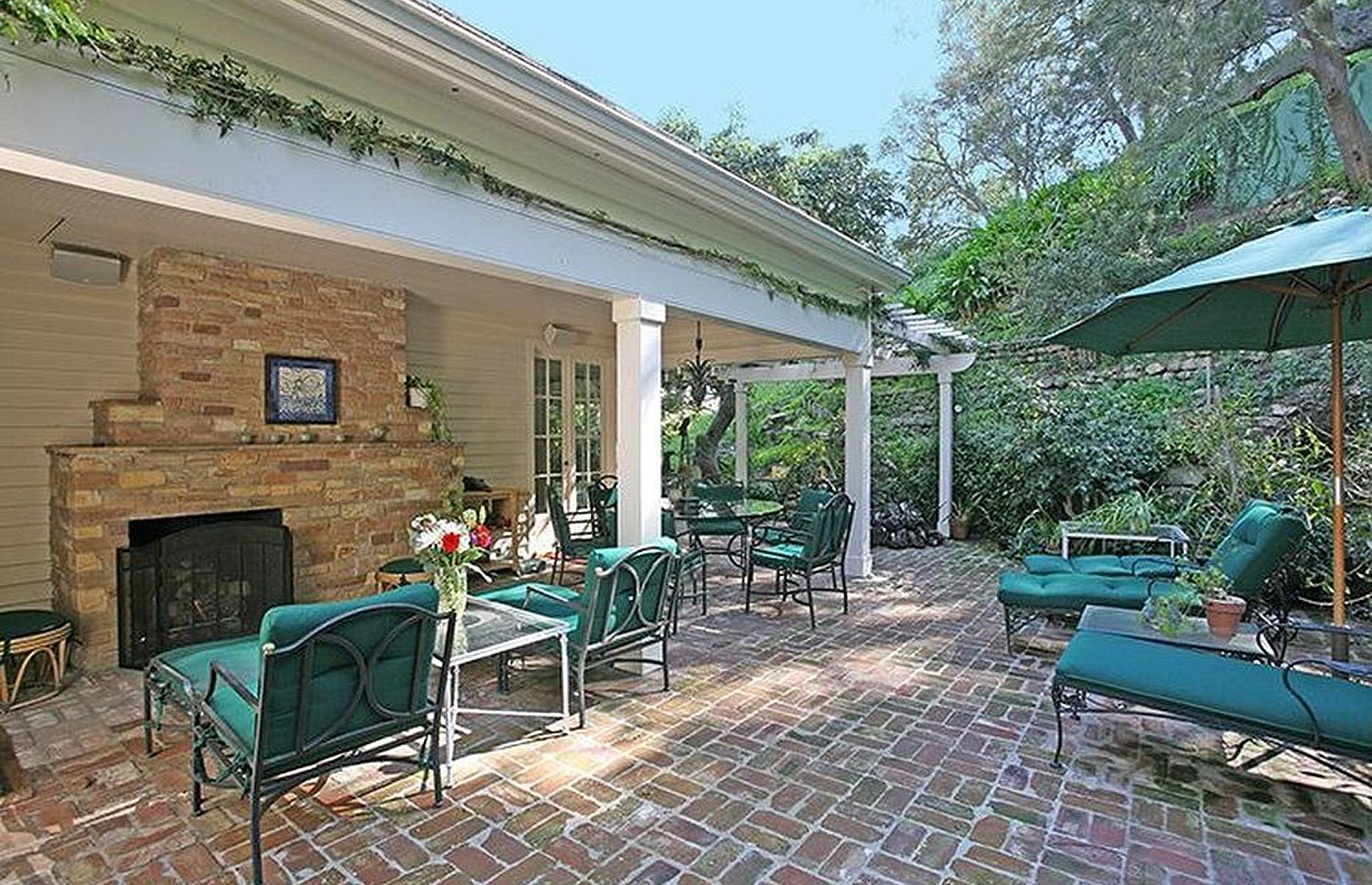Taylor Swift's Cape Cod-style Beverly Hills home