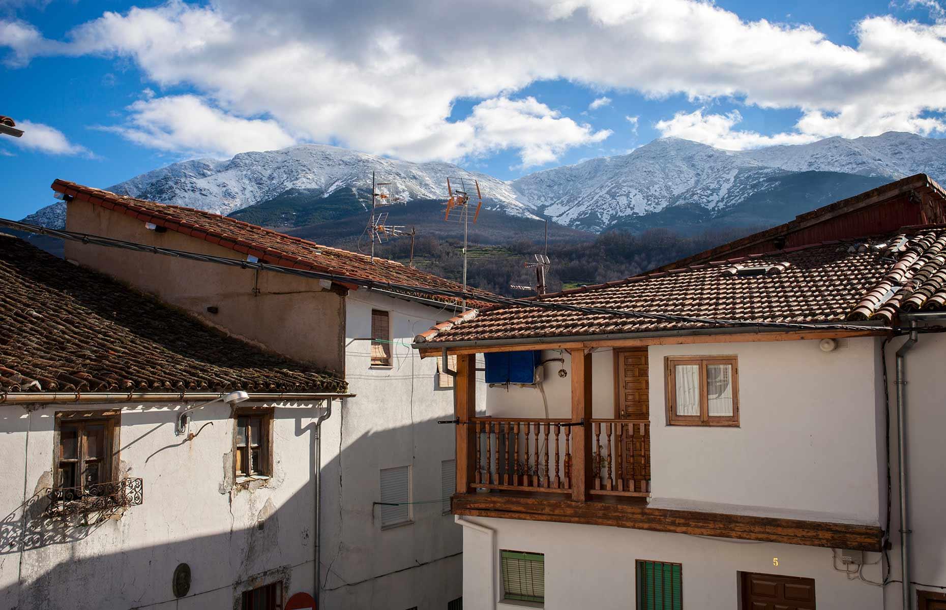 Ambroz Valley: town apartments and historic homes