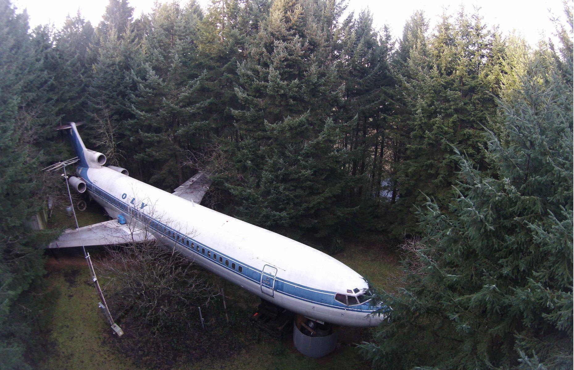 Boeing 727 home, Oregon, USA