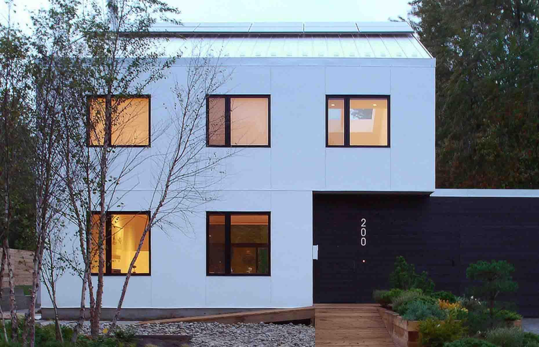 Straw bale house, Ontario, Canada: 9 eco home building materials that are better than concrete