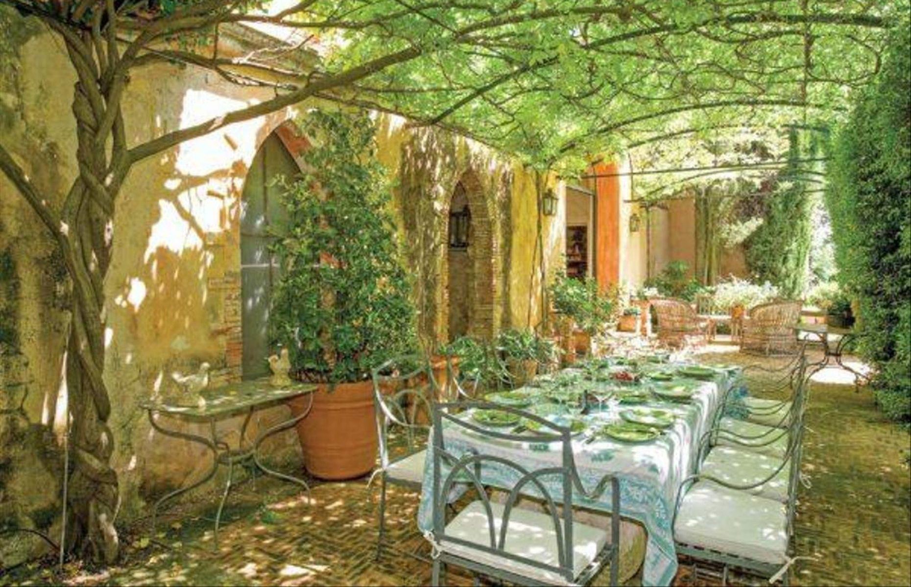 George and Amal Clooney's French château in Provençe