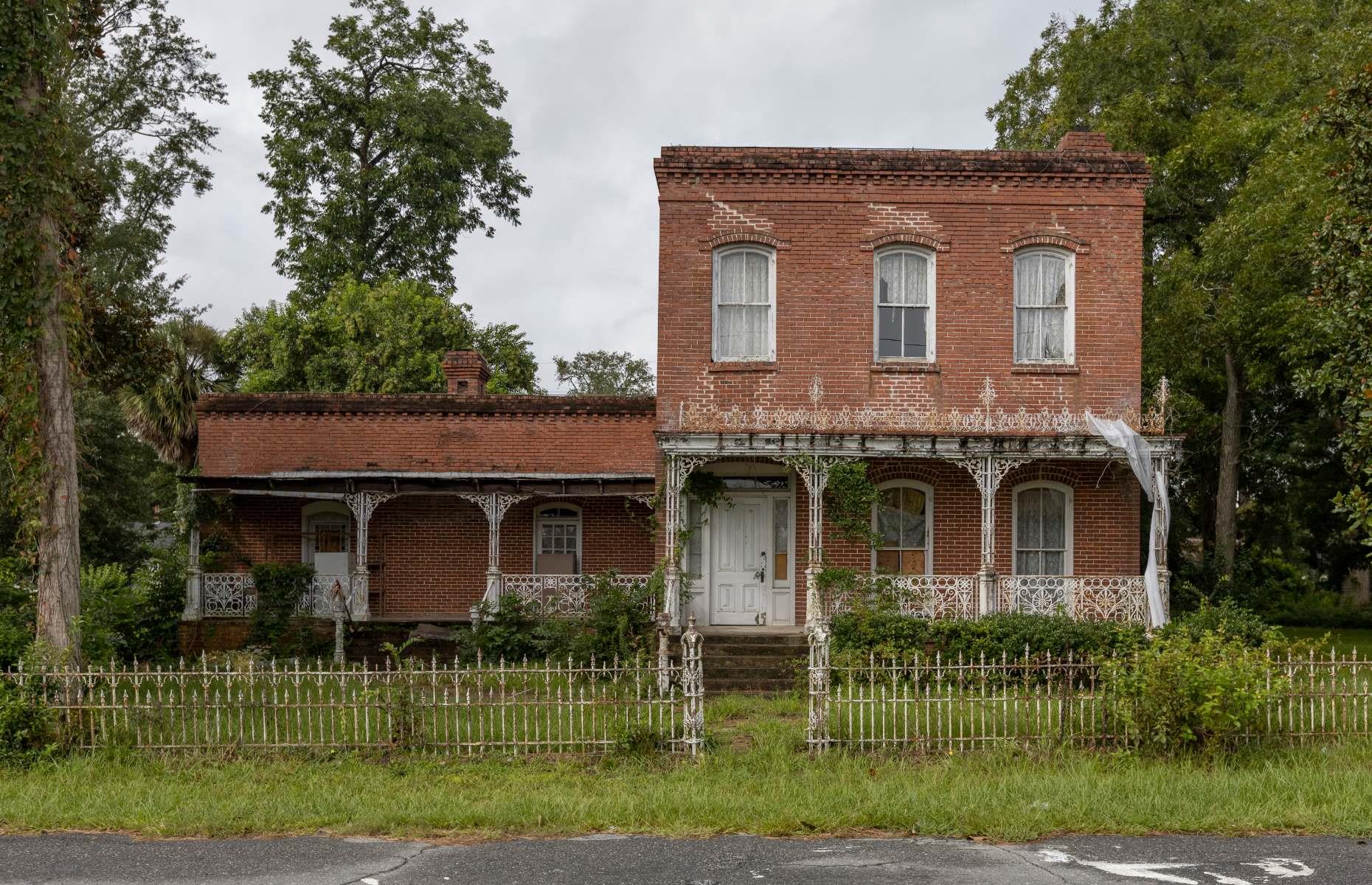 Discover the heart-wrenching history of this abandoned Georgia home