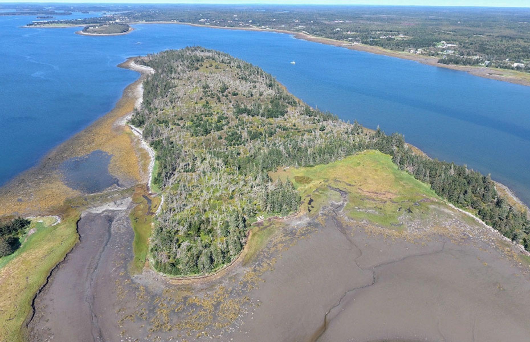 Frost Island, Nova Scotia, Canada: $240,638 (£176k)