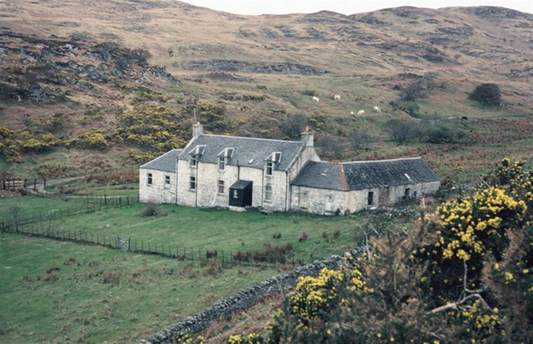 Mil novecientos ochenta y cuatro, Jura, Escocia