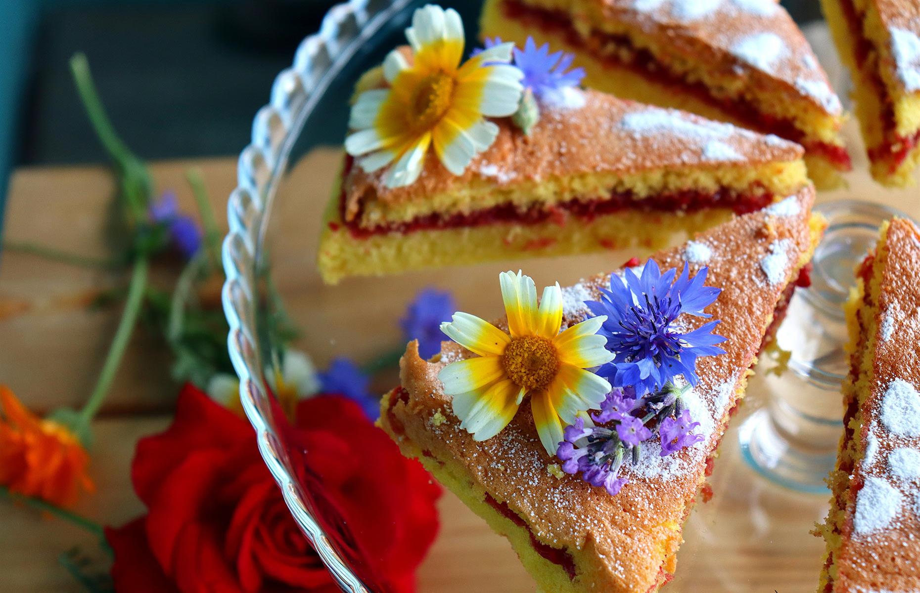3. Sell edible flowers
