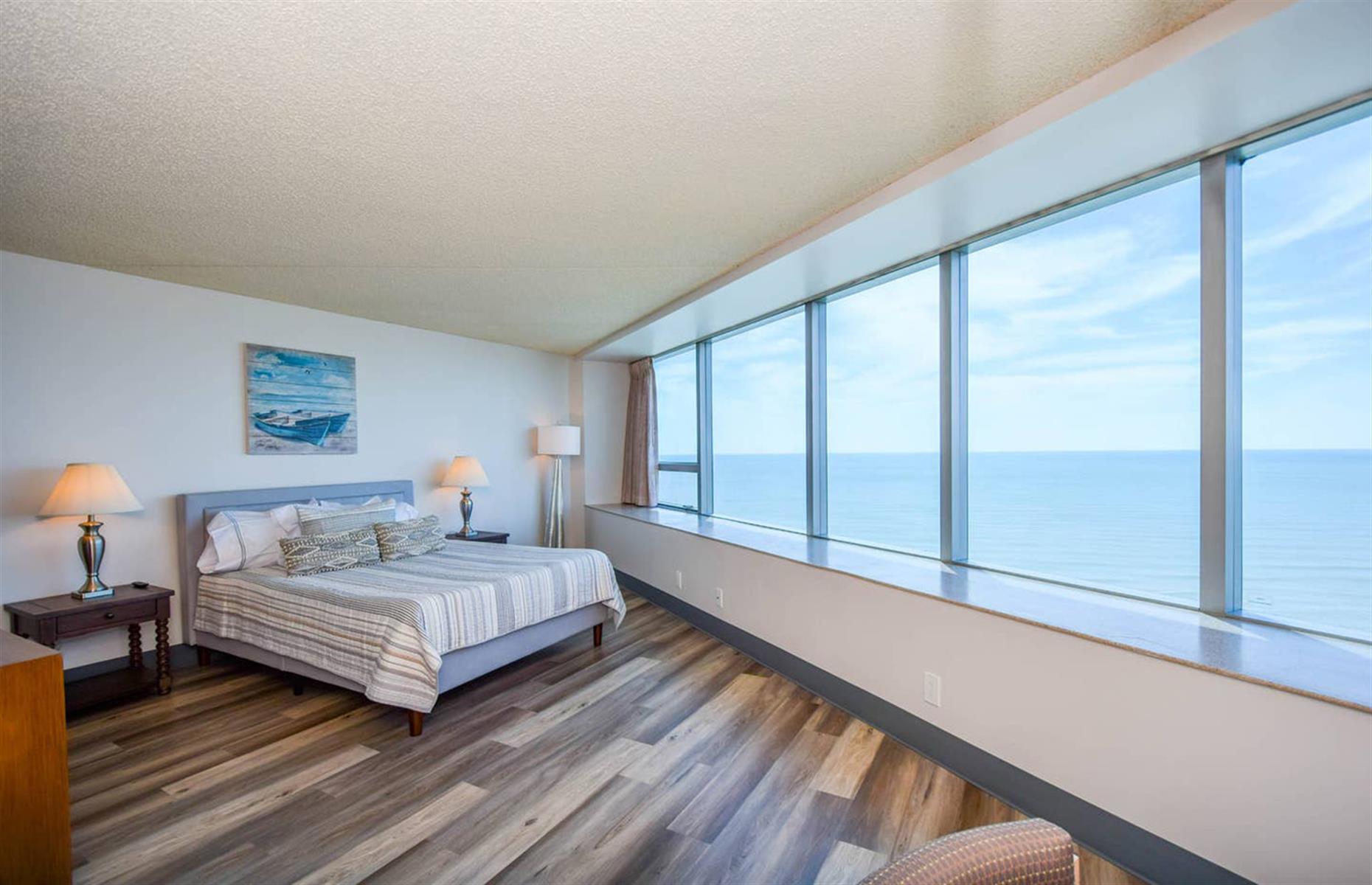 New Jersey: ocean-front condo, Atlantic City