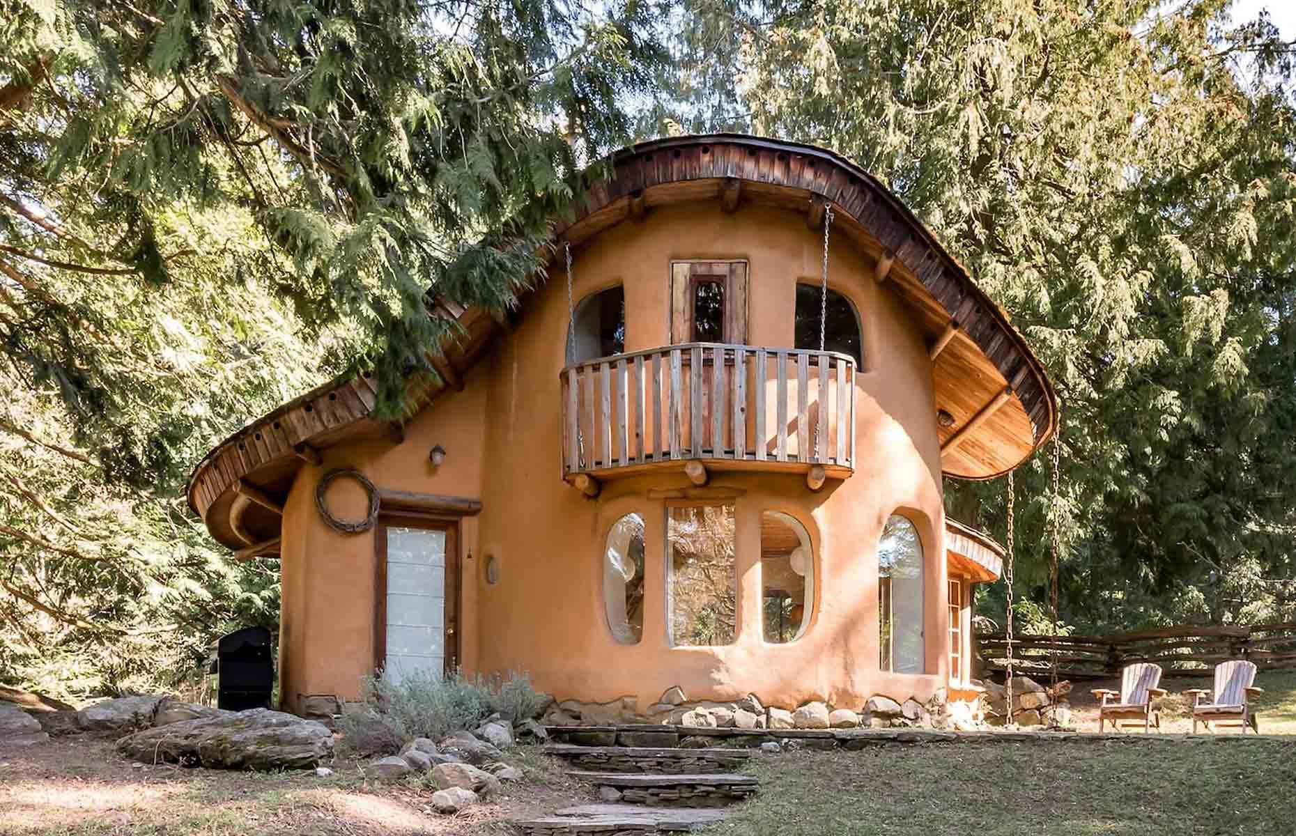 Cob cottage, British Columbia, Canada