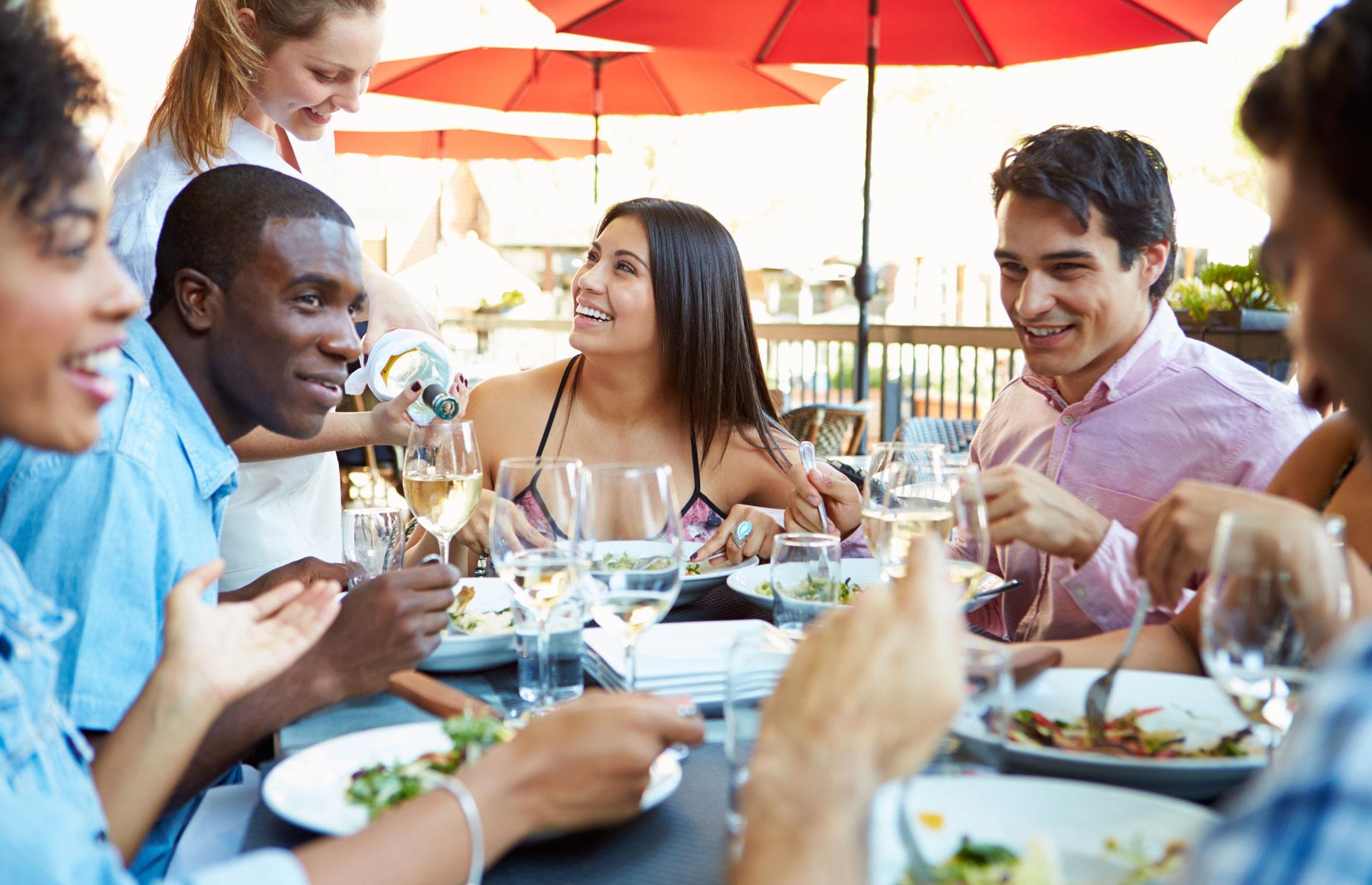 The rich spend 5.4% of their income on eating out