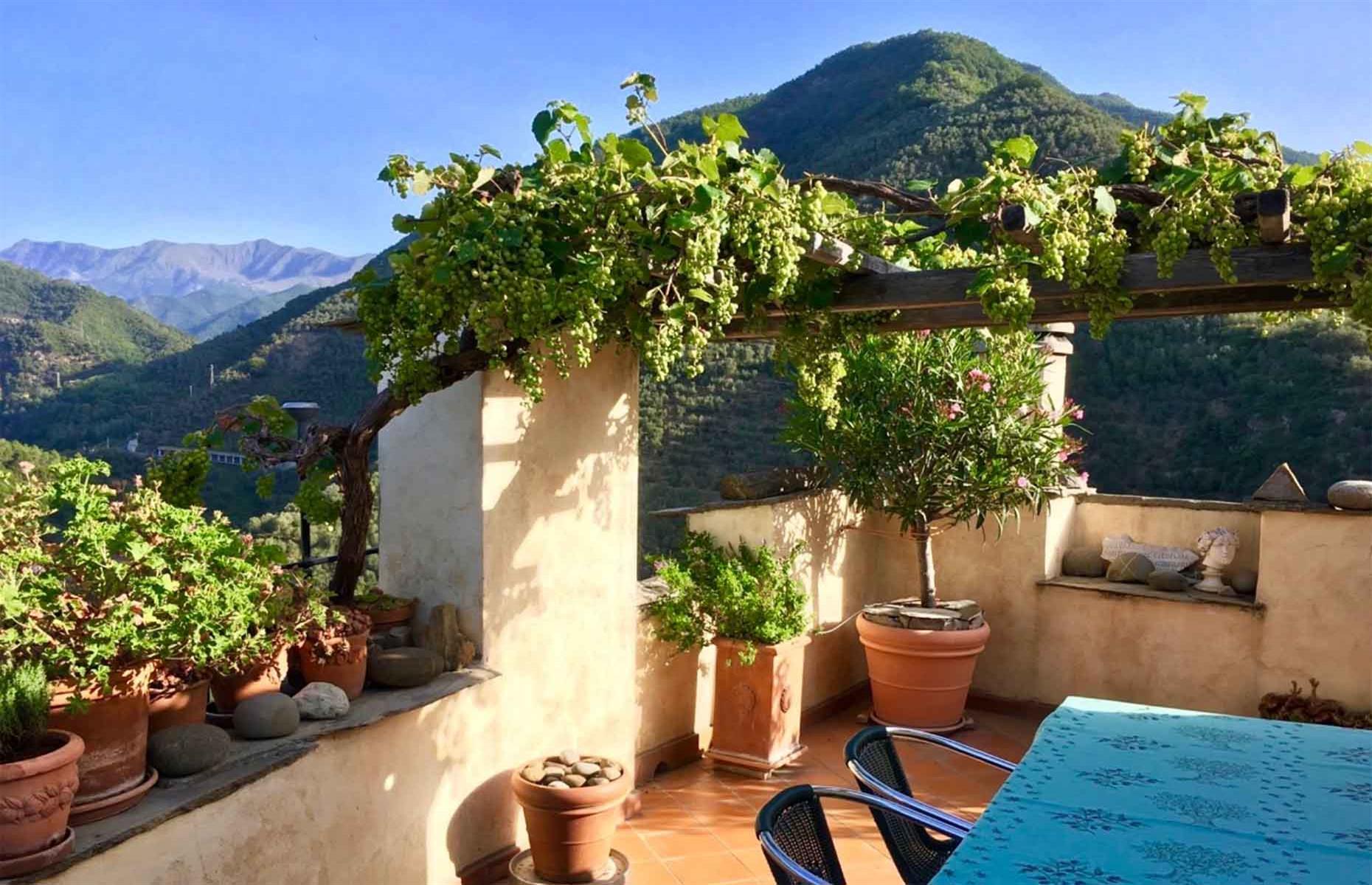 Italy: average house price £162,127