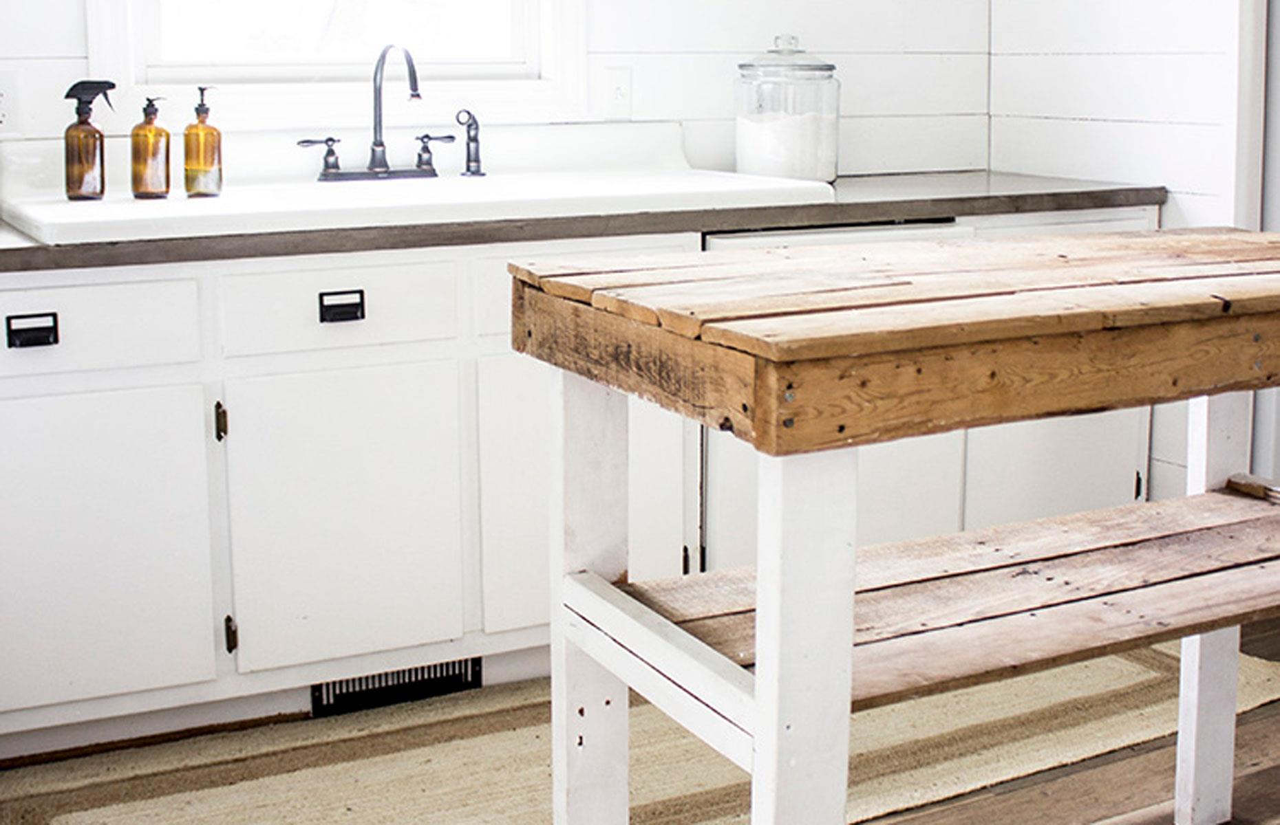 Two-tone a kitchen island
