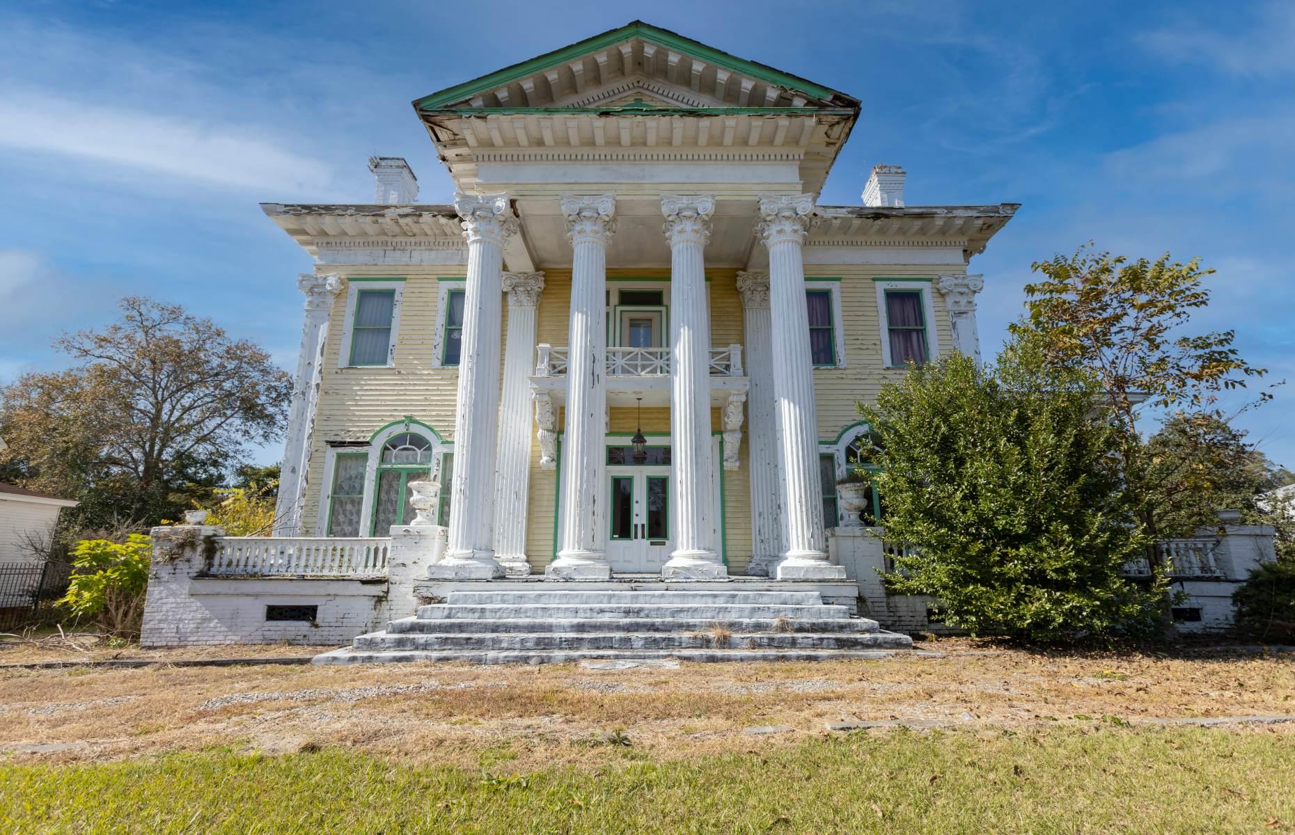 Mr. Belvedere, I found this wonderful abandoned house by sh…