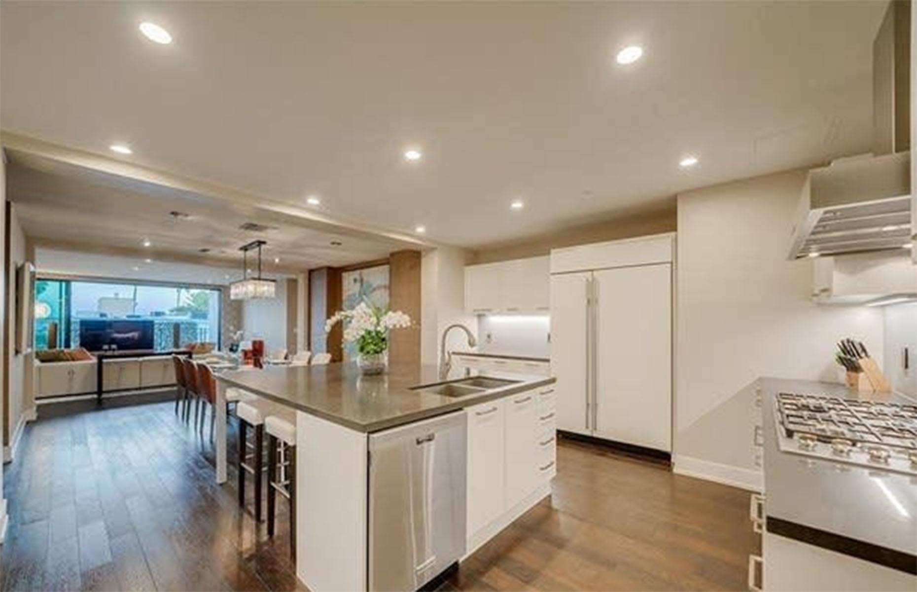 Justin Bieber's rented Beverly Hills penthouse