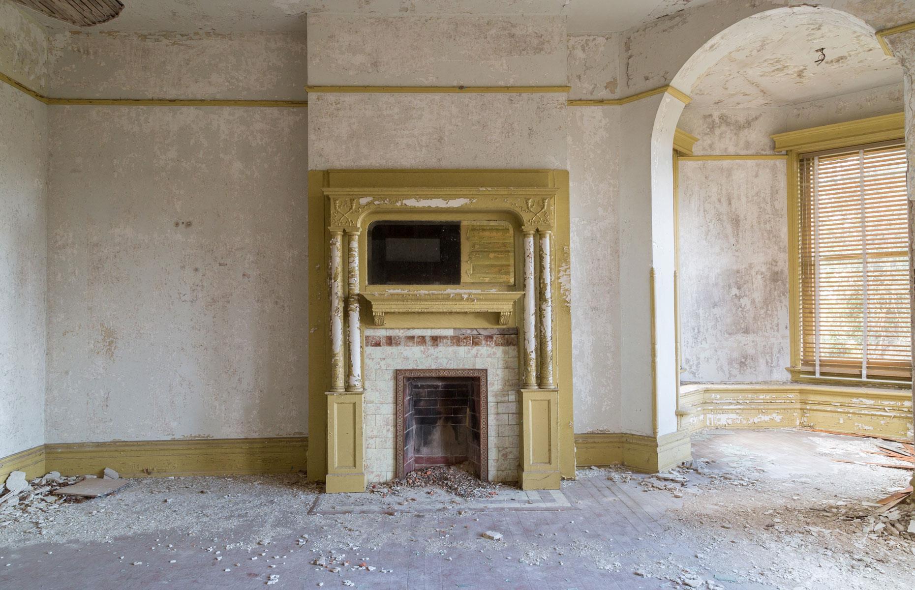 Attractive alcove
