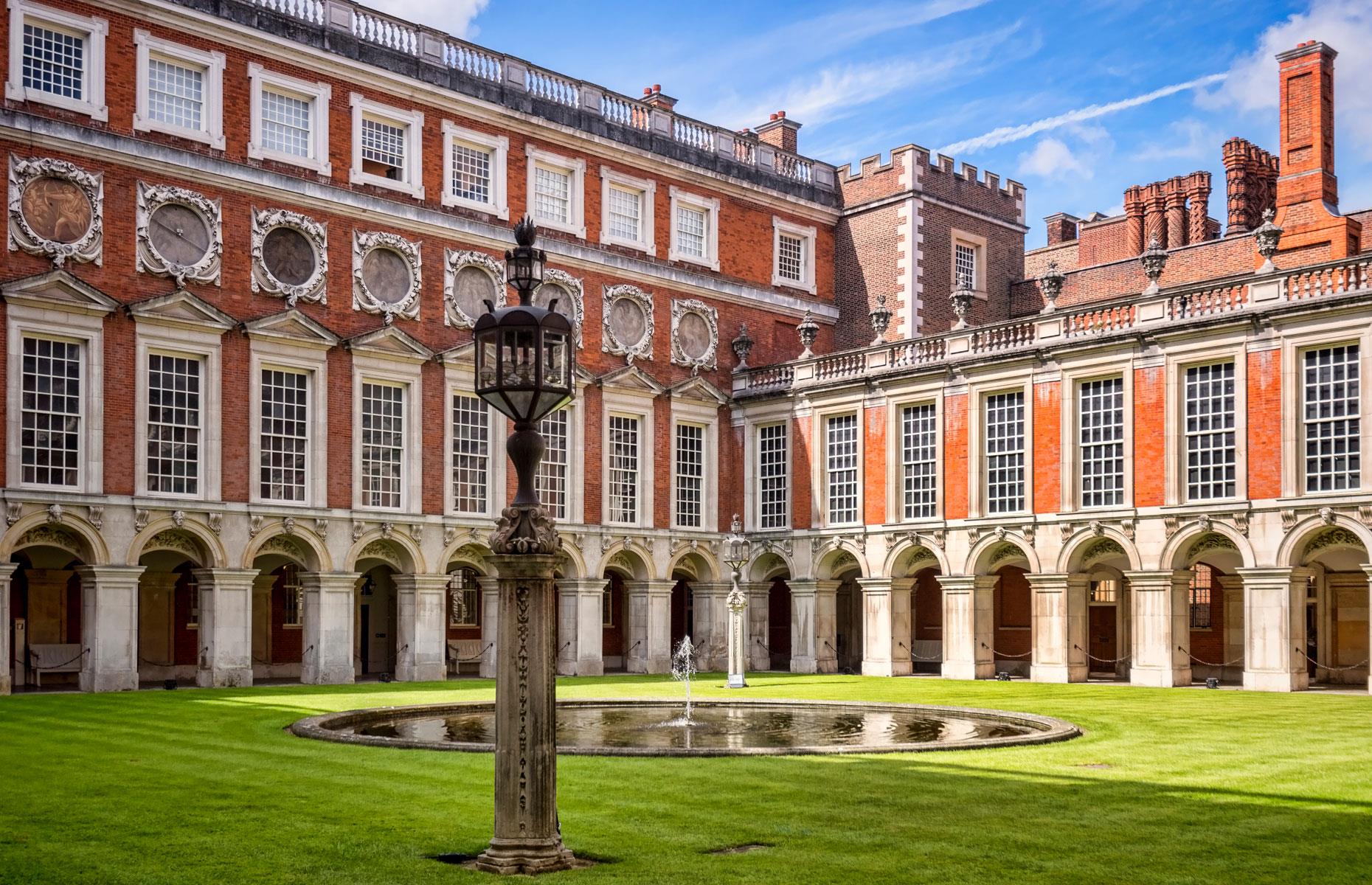 Das Meisterwerk: Wren-Flügel im Hampton Court Palace, London, Großbritannien