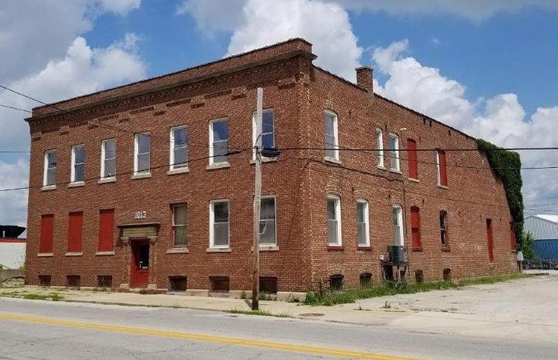 Empty industrial space, Illinois, USA: £76,500 ($100k)
