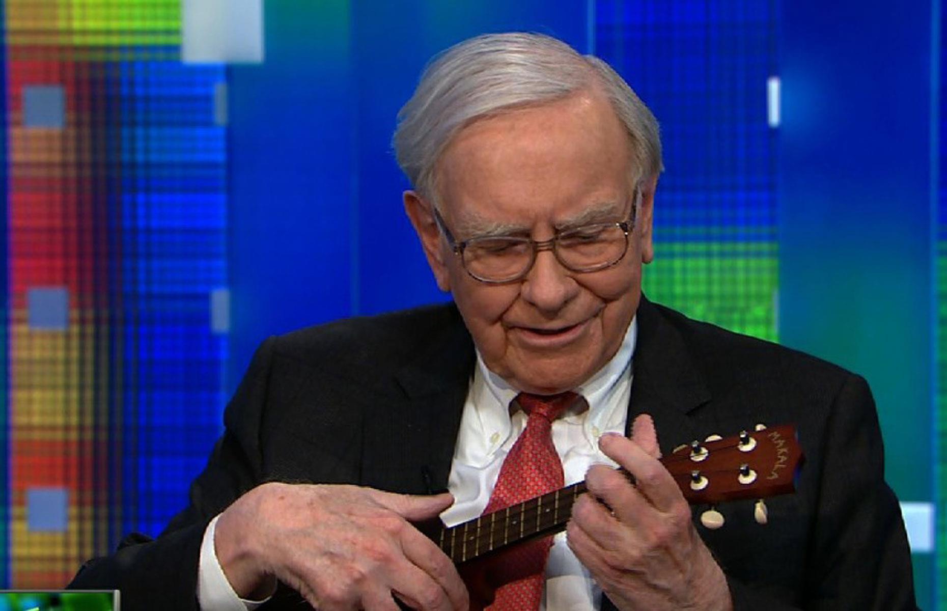 Warren Buffett plays the ukulele