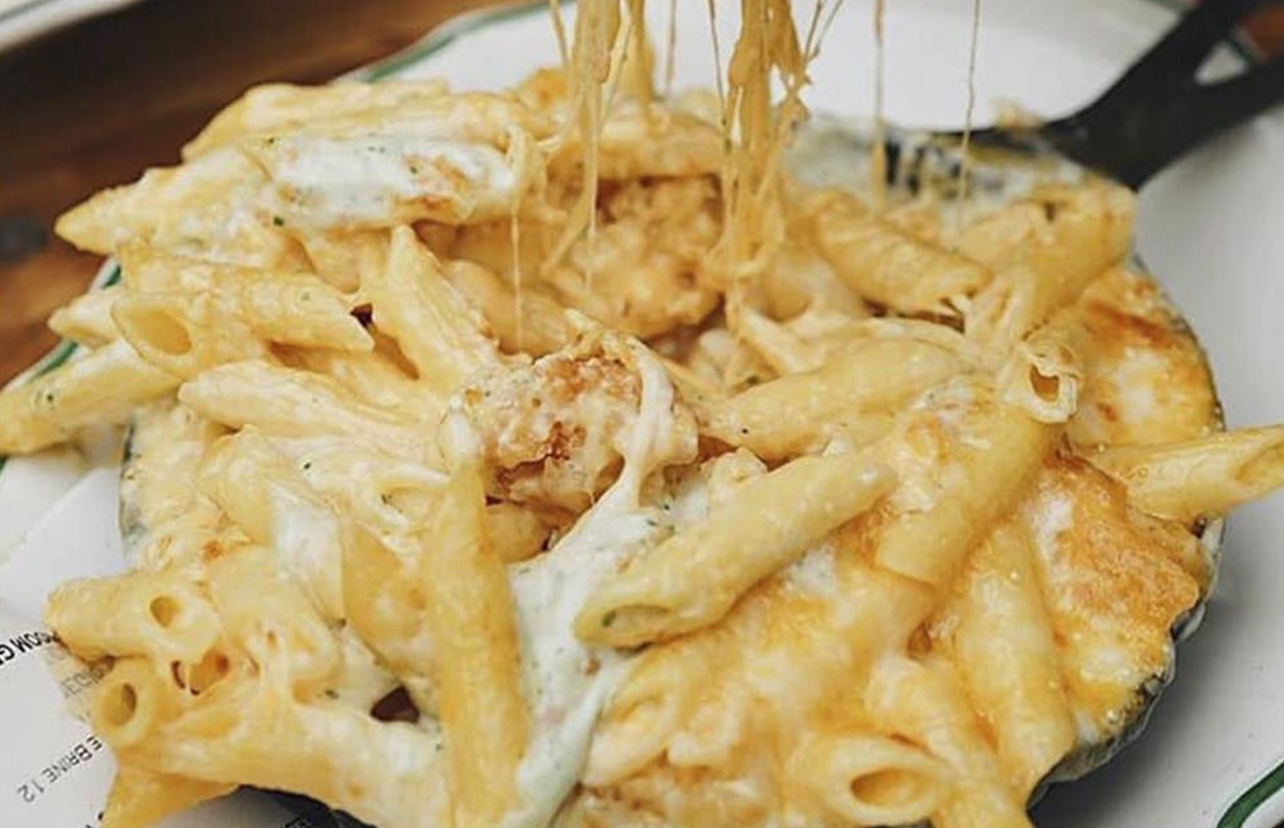 New York: Buffalo chicken mac 'n' cheese, Jacob’s Pickles, New York City