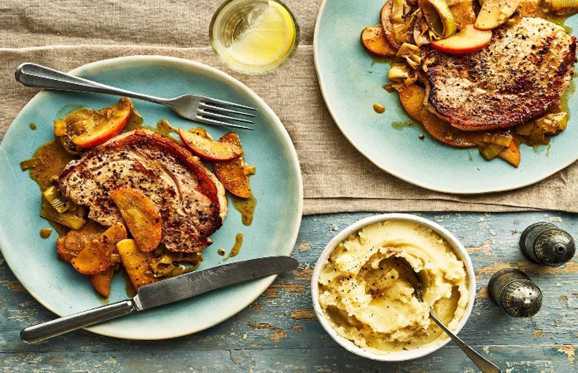 Pork medallions with crème fraîche and mustard sauce