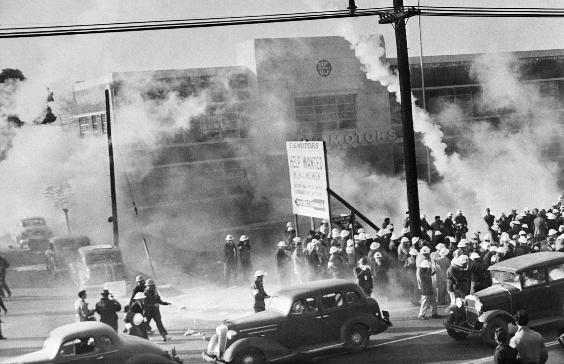 The United Auto Workers Strike of 1945–1946: 320,000 workers