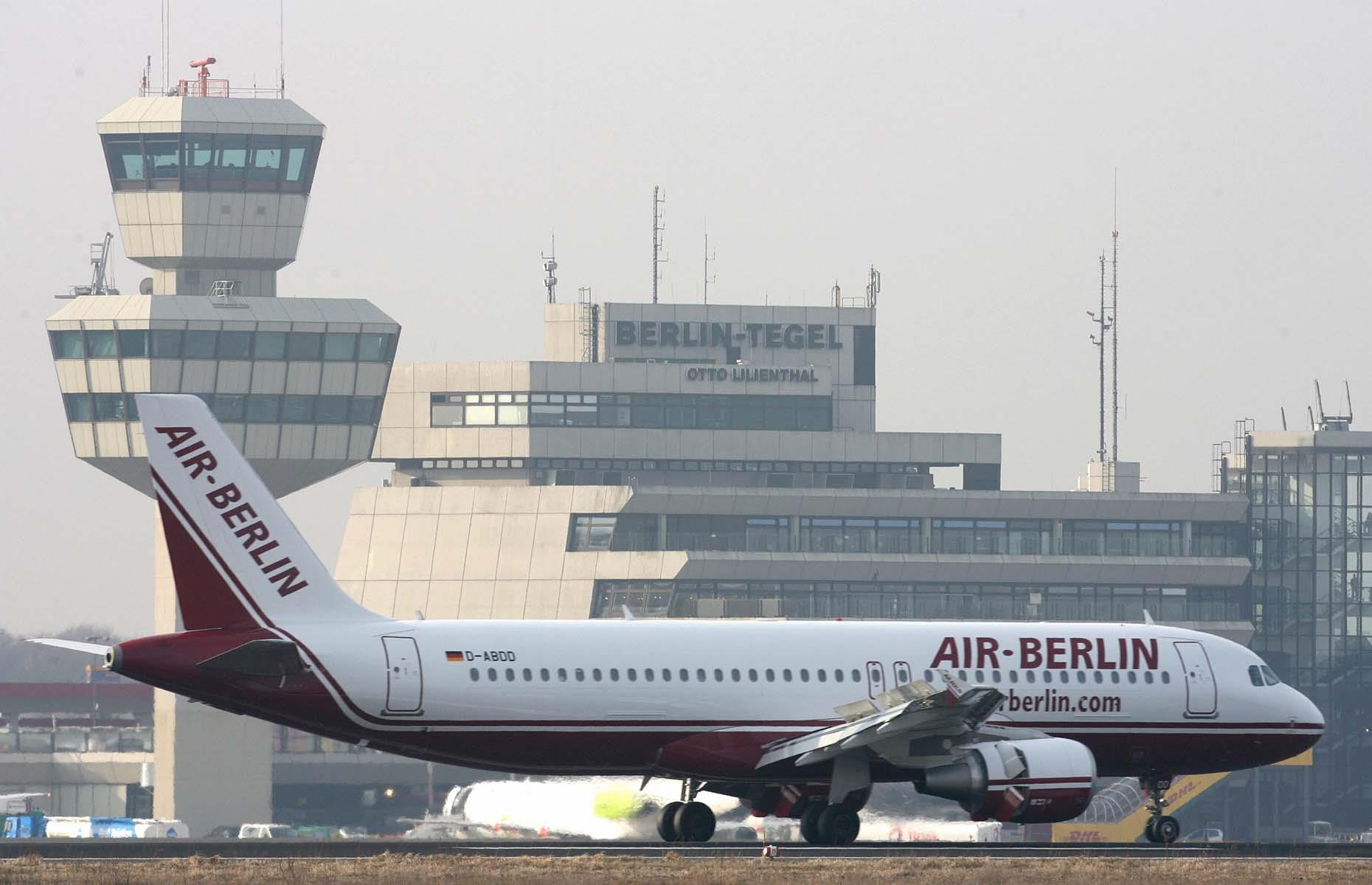 Воздух берлина. Флот АИР Берлин. Респифальф Эйр. Spezialflug Berlin. Berlin Air Bridge.