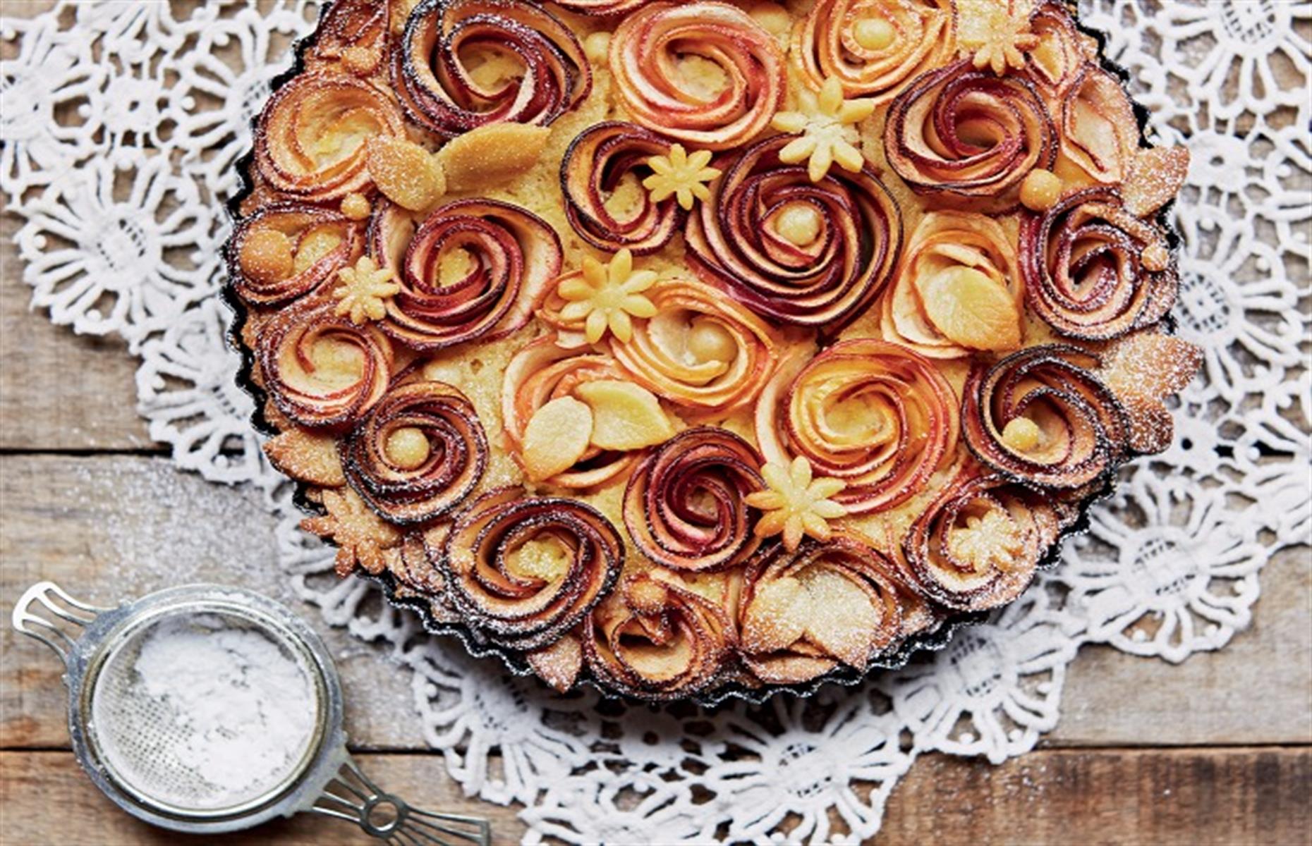 Apple rose tart