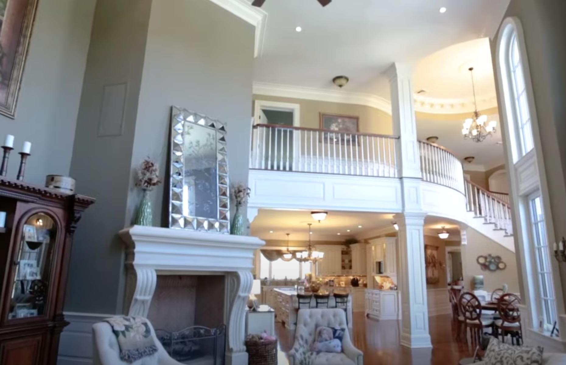 Jordan Belfort's mansion, Long Island, USA Douglas Elliman