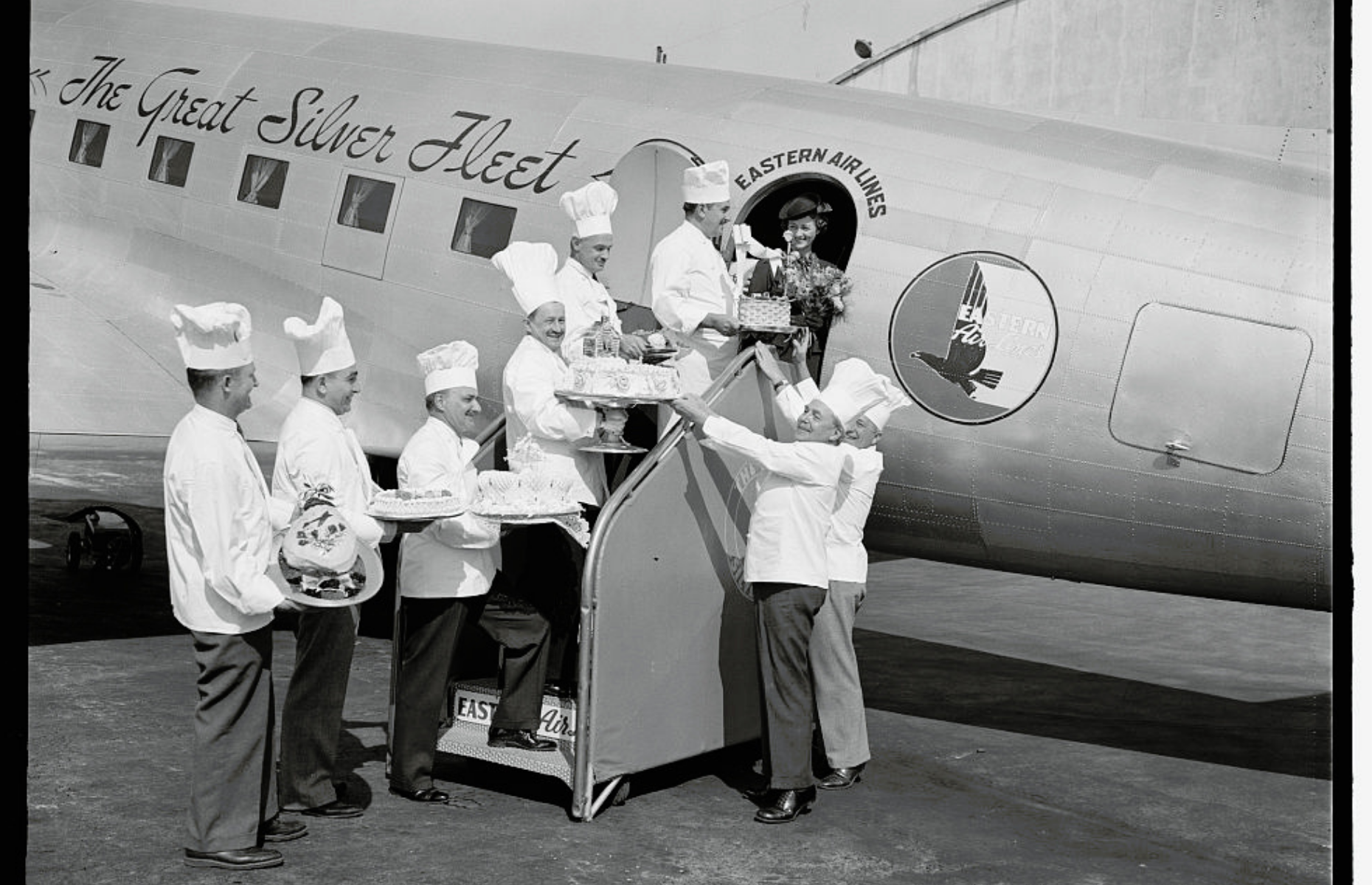 1930s: chefs load up a plane with homemade treats