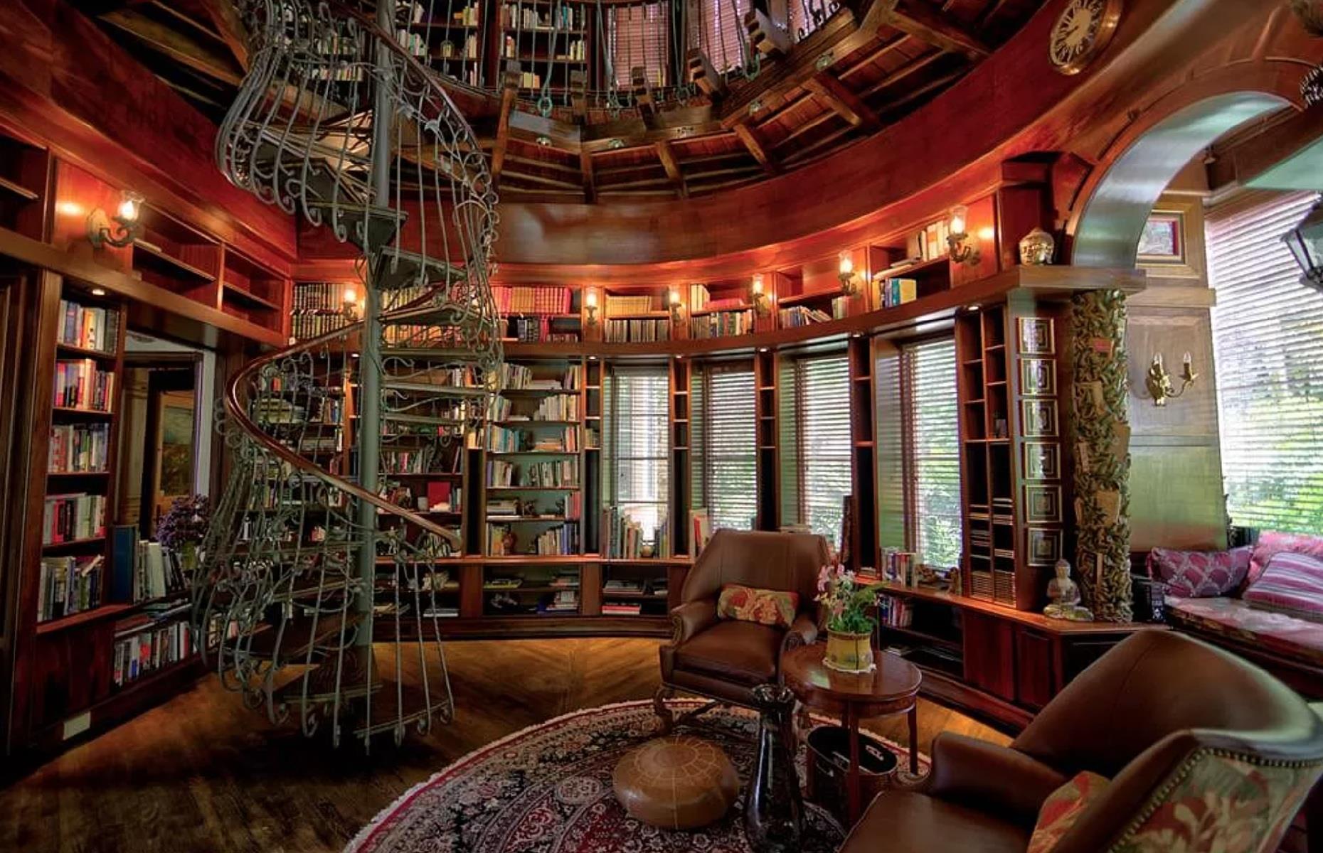 Jungle-themed mansion, Florida, USA