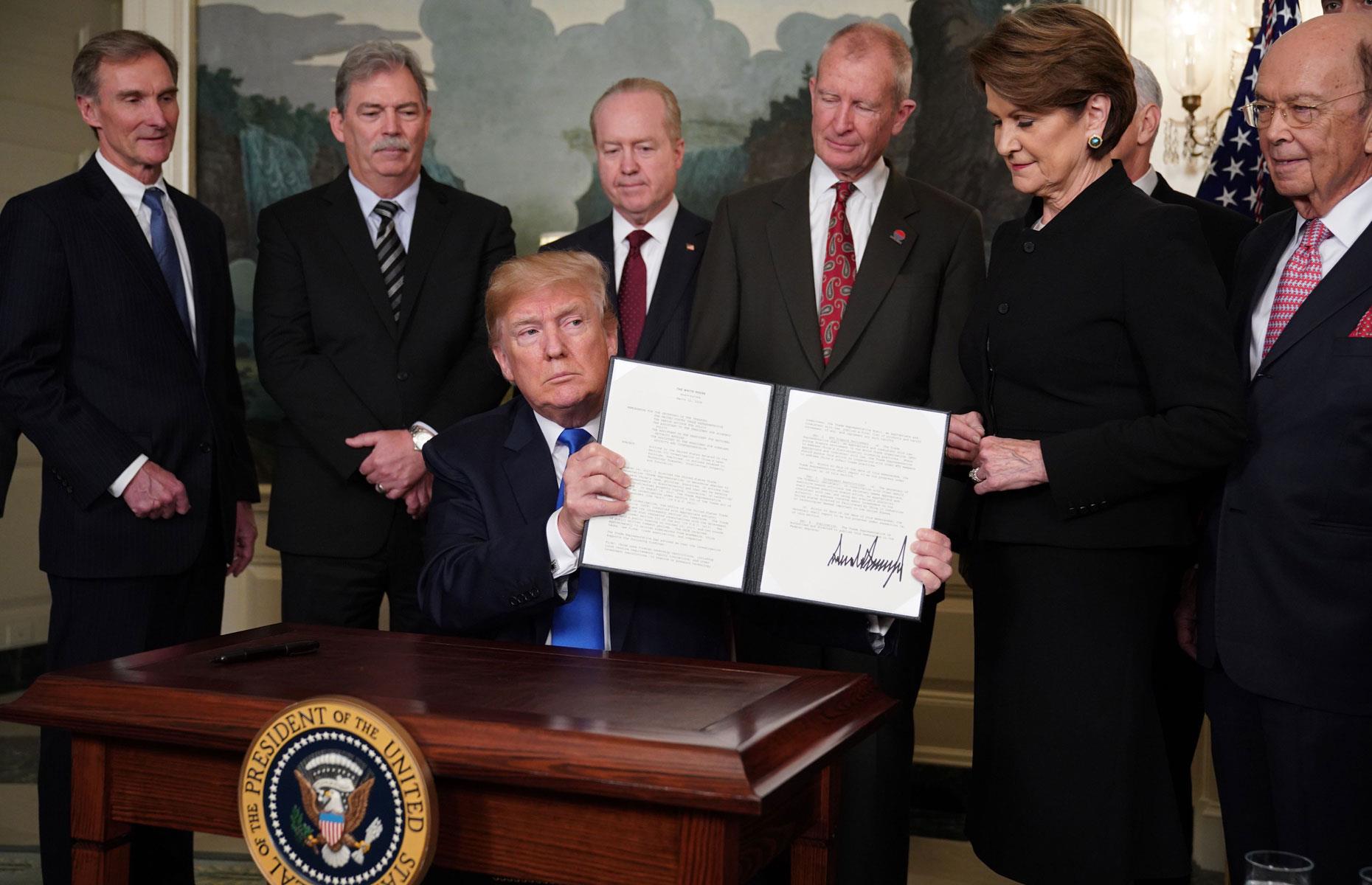 La administración Trump redobla la apuesta