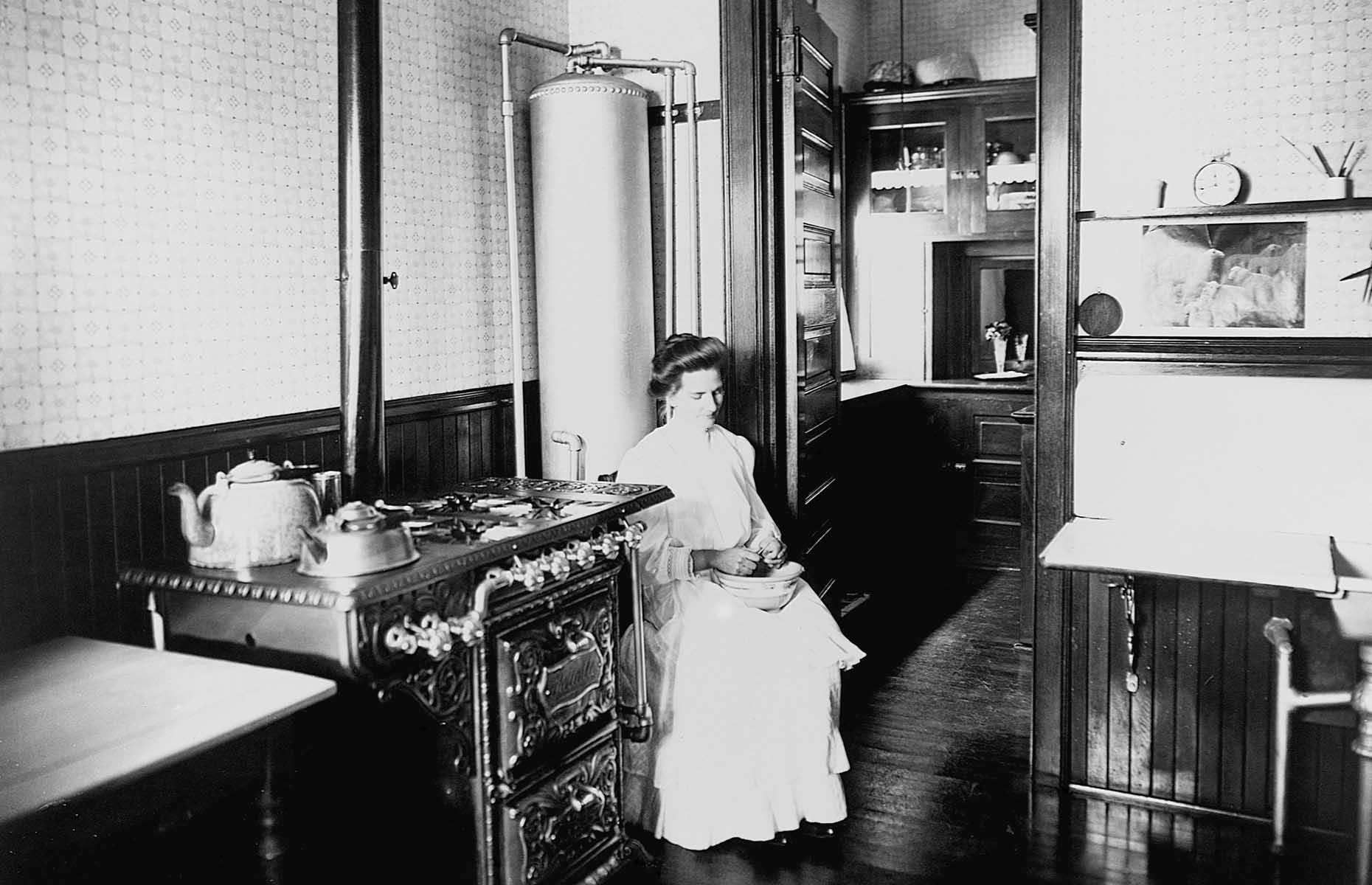 1900s: a classic set-up