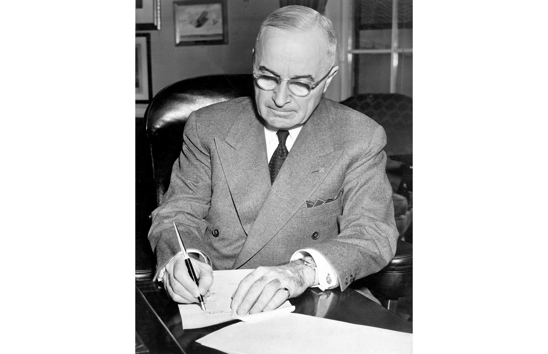 1950: America enters the Korean War