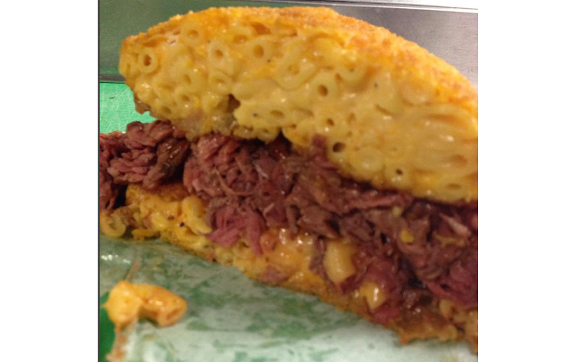 Mac 'n' cheese bun