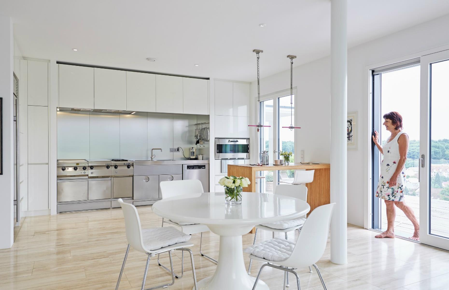 Modern timber house: accessible living spaces