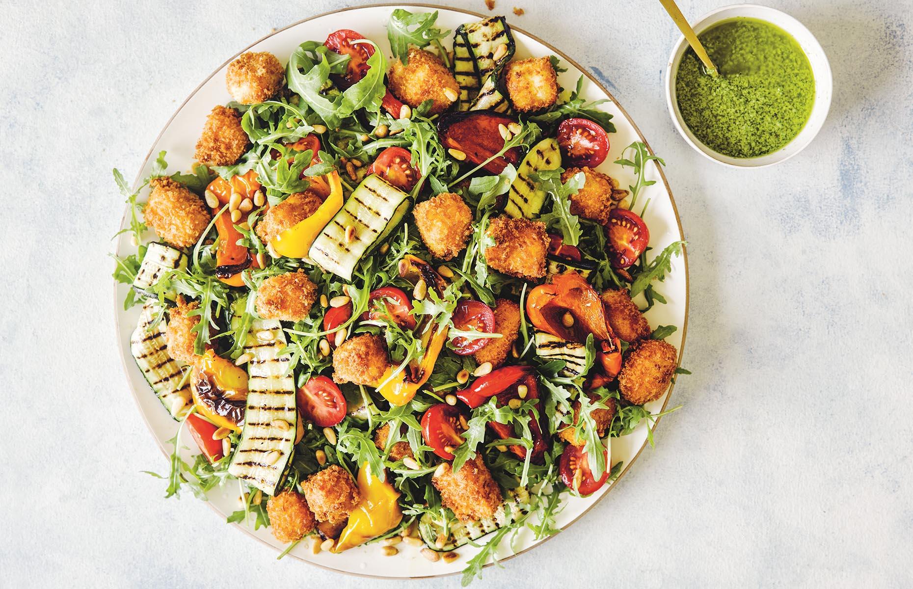 Halloumi crouton salad