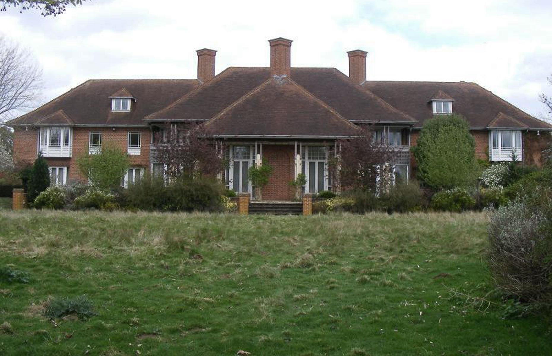 Sunninghill Park, Berkshire, UK: Unbelievably expensive abandoned mansions