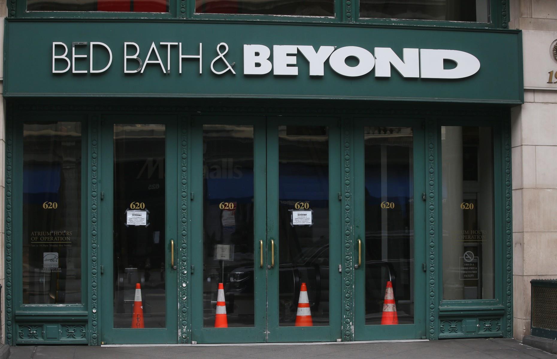 Bed Bath & Beyond: 350+ stores 