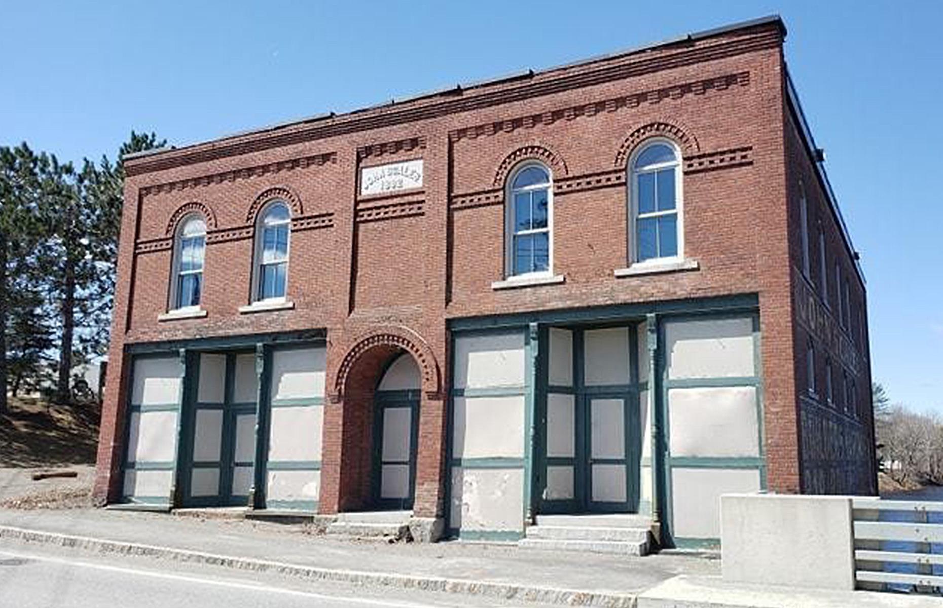 Old hardware store, Maine, USA: £172,000 ($225k)