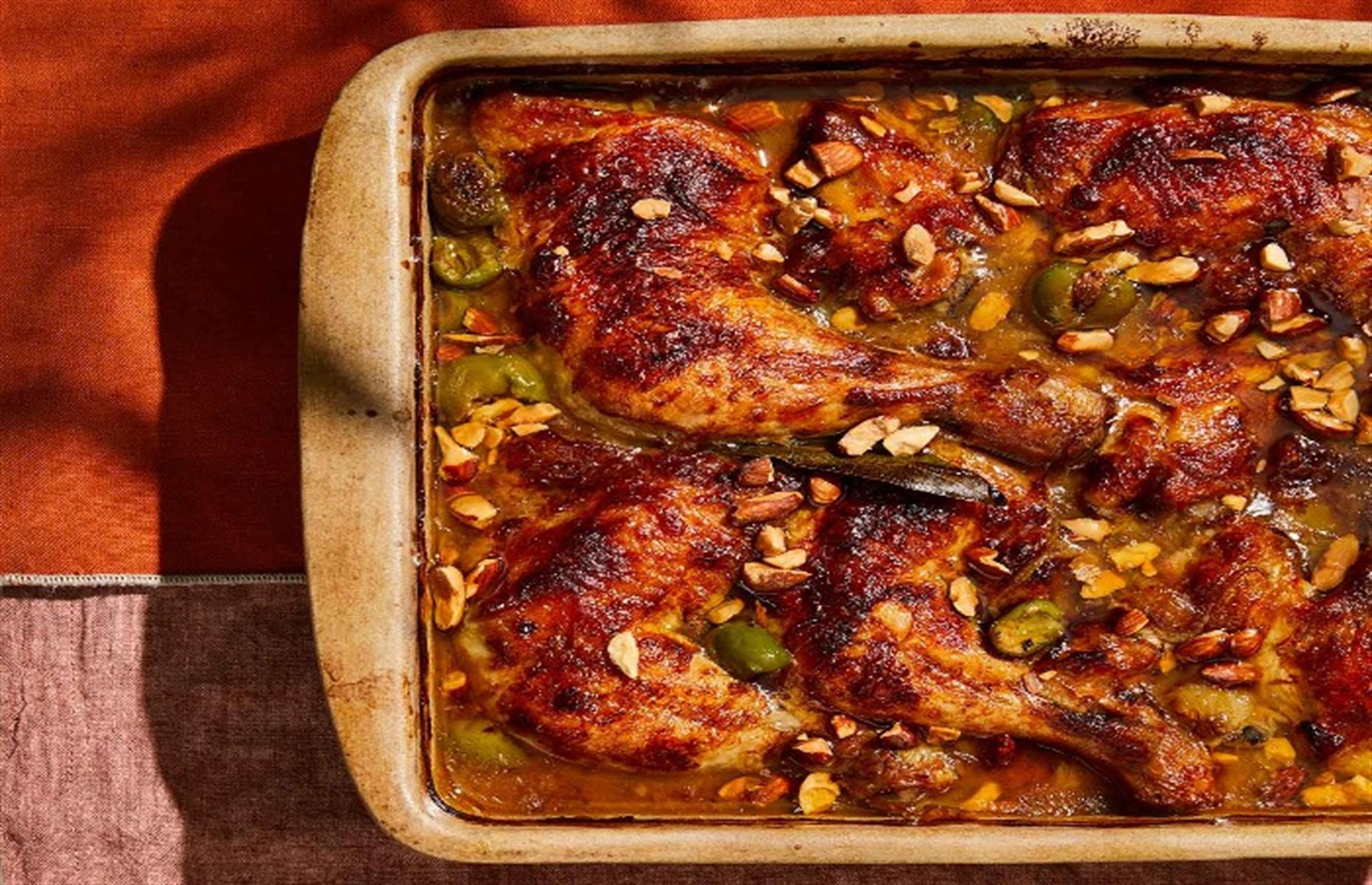 34. Braised chicken with almonds, olives and raisins
