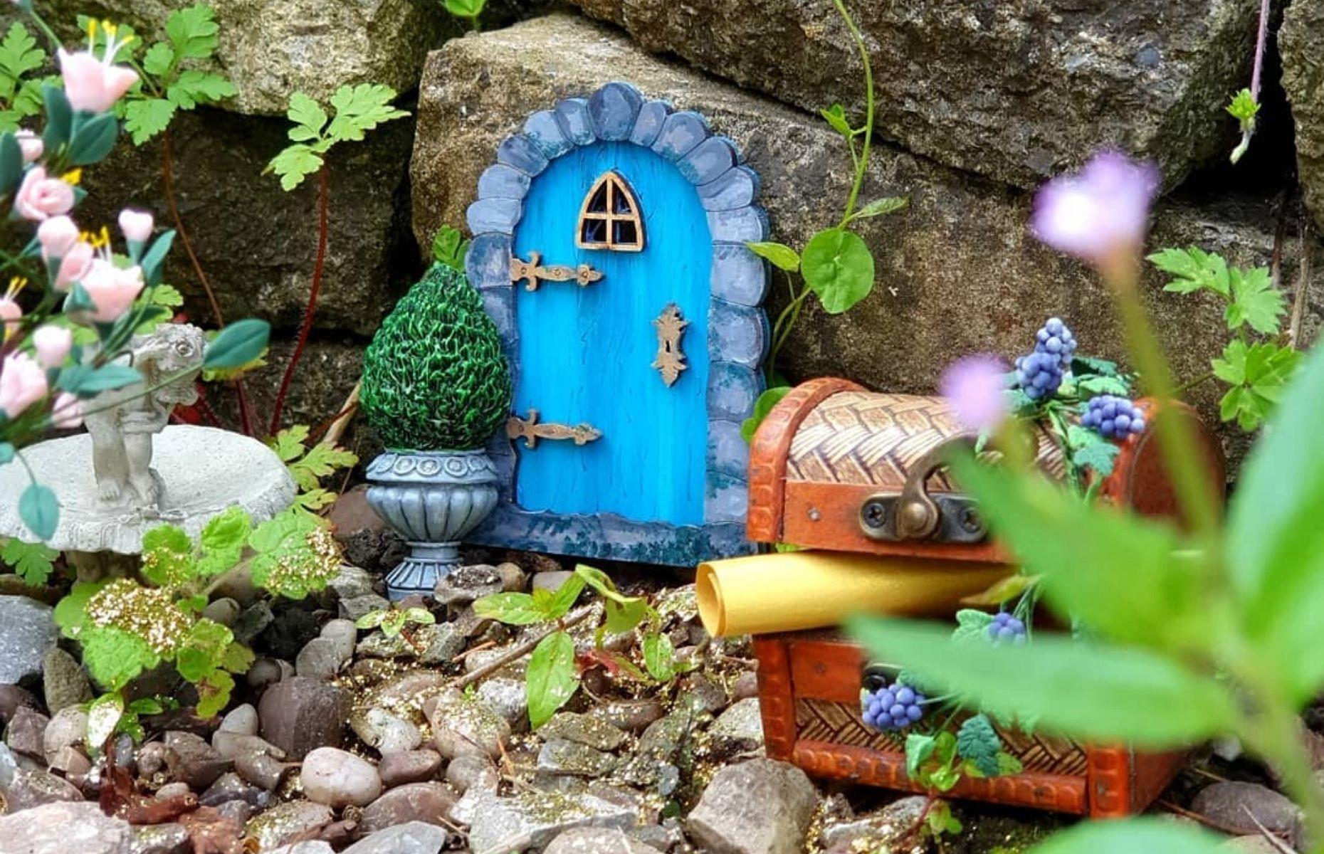 Miniature garden makes
