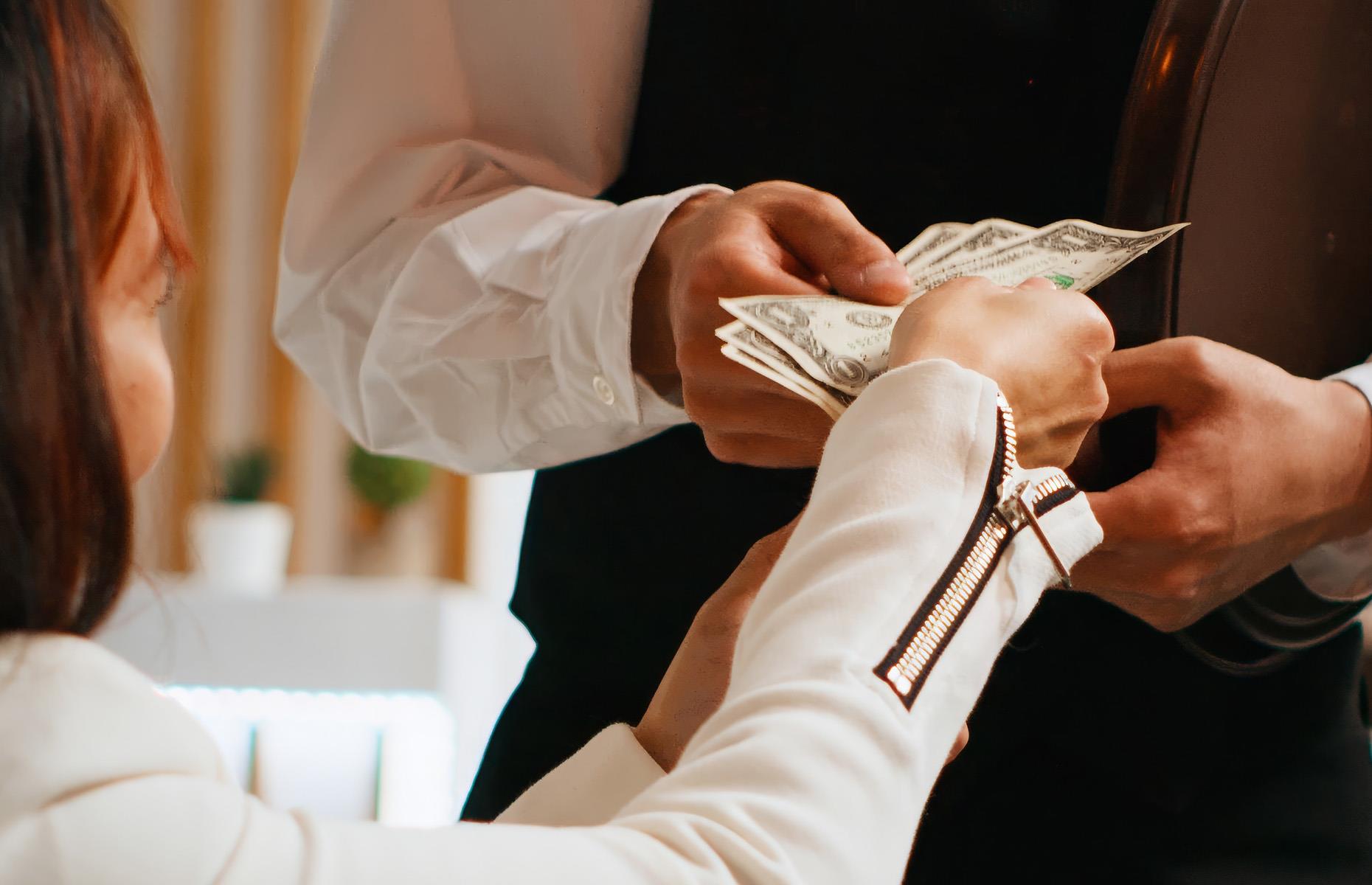 To tip or not to tip?