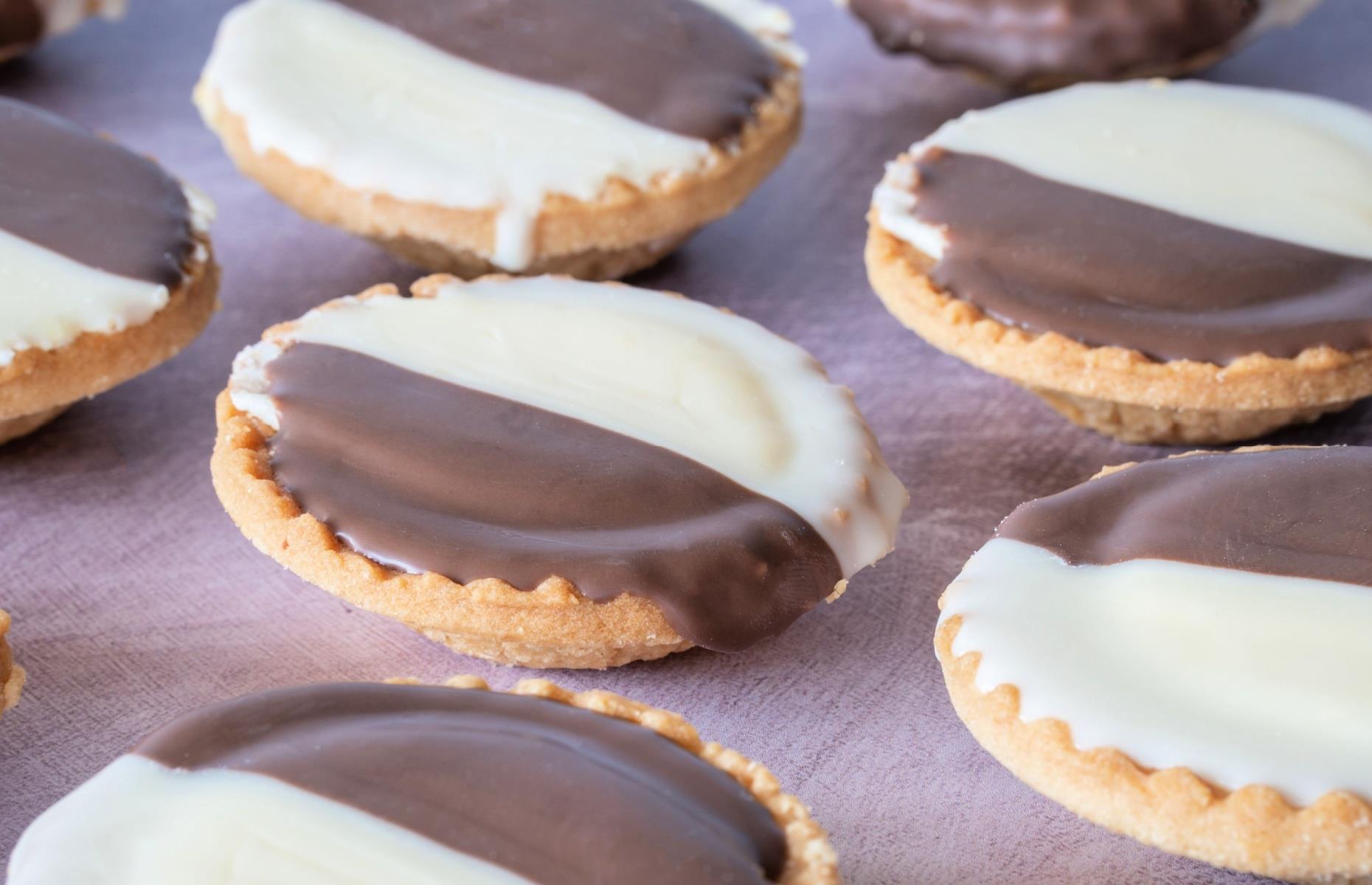 21. Neenish tarts