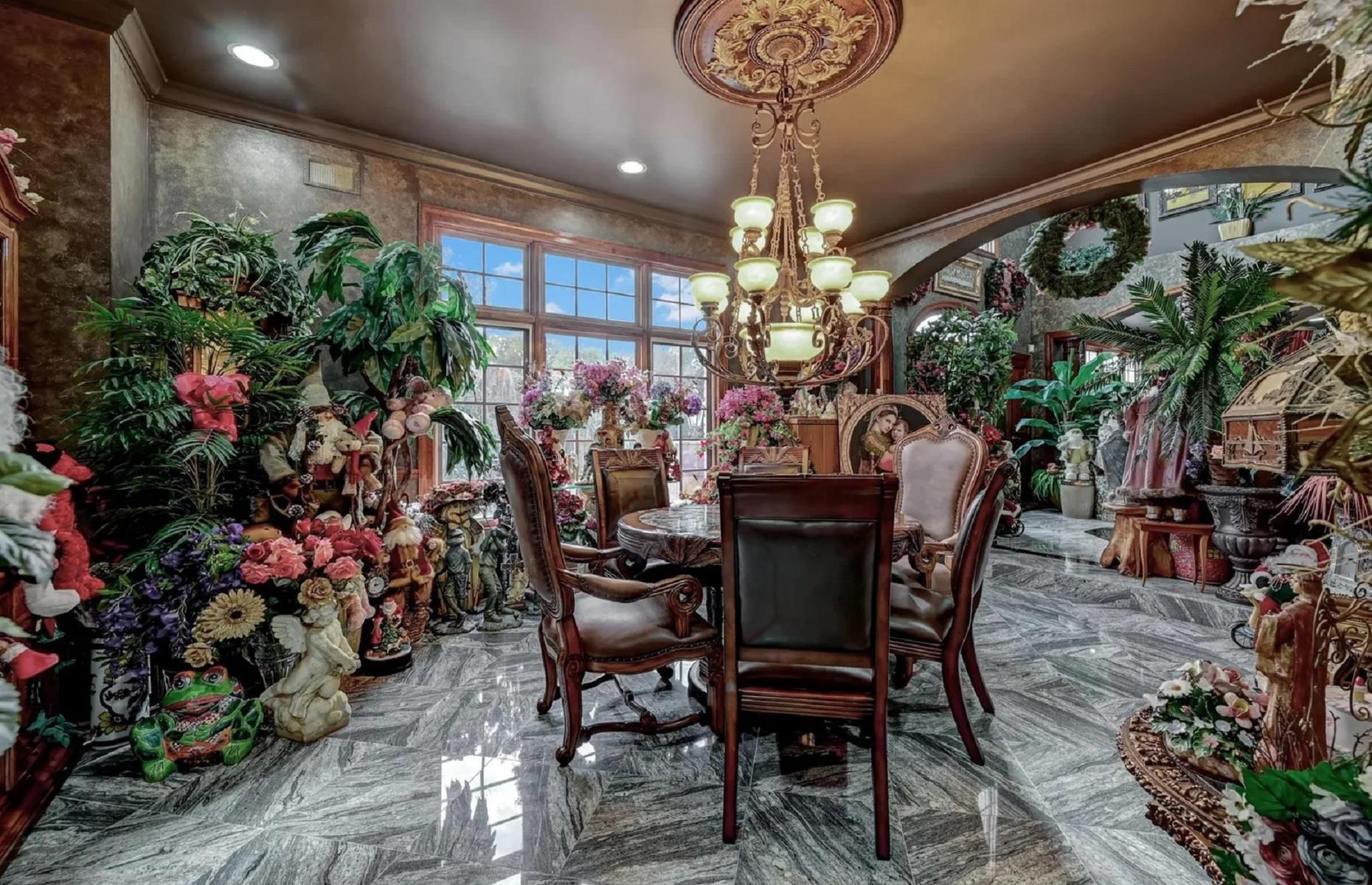 Christmas grotto house, New Jersey, USA