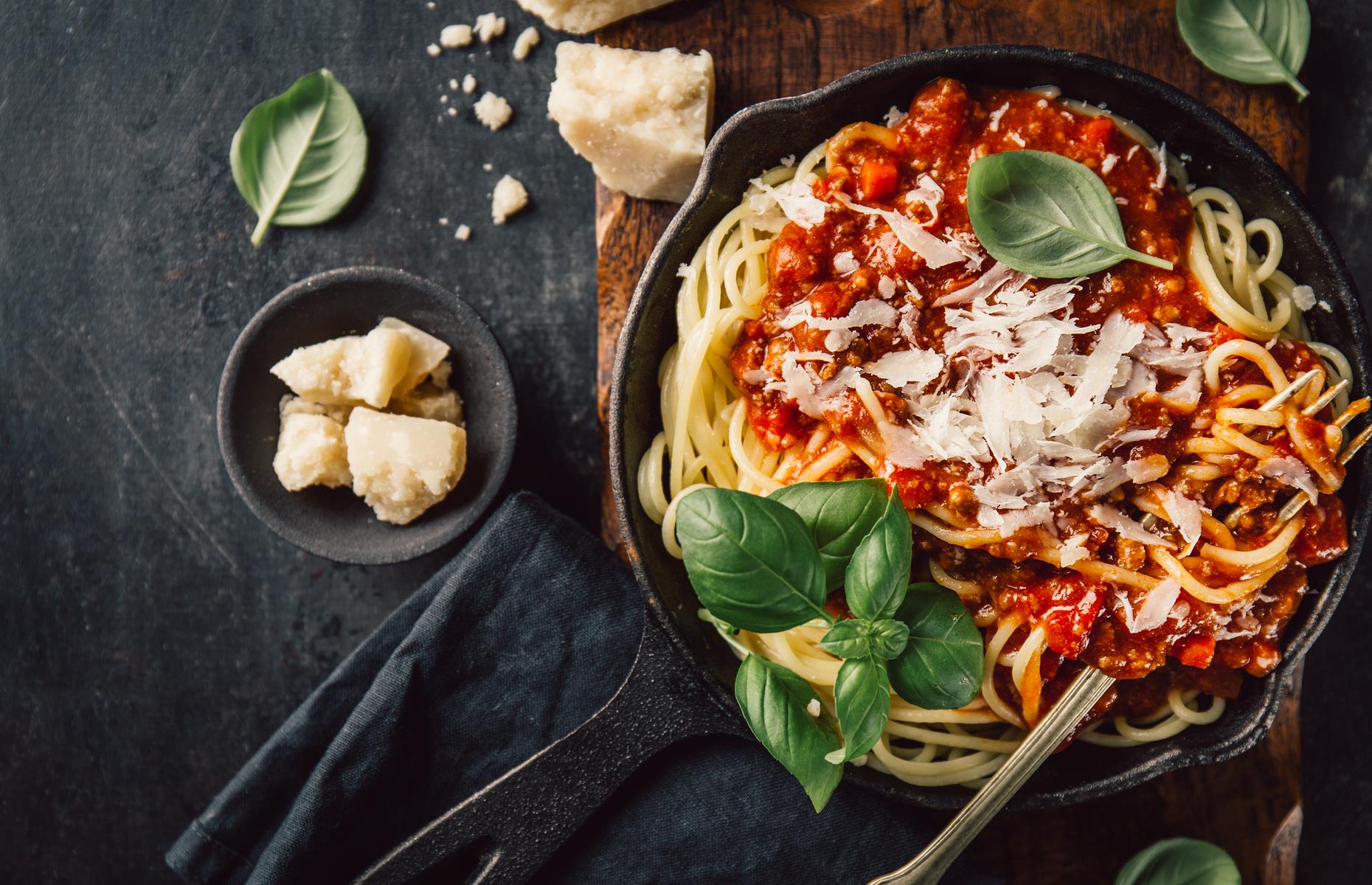6. Never discard the pasta cooking water