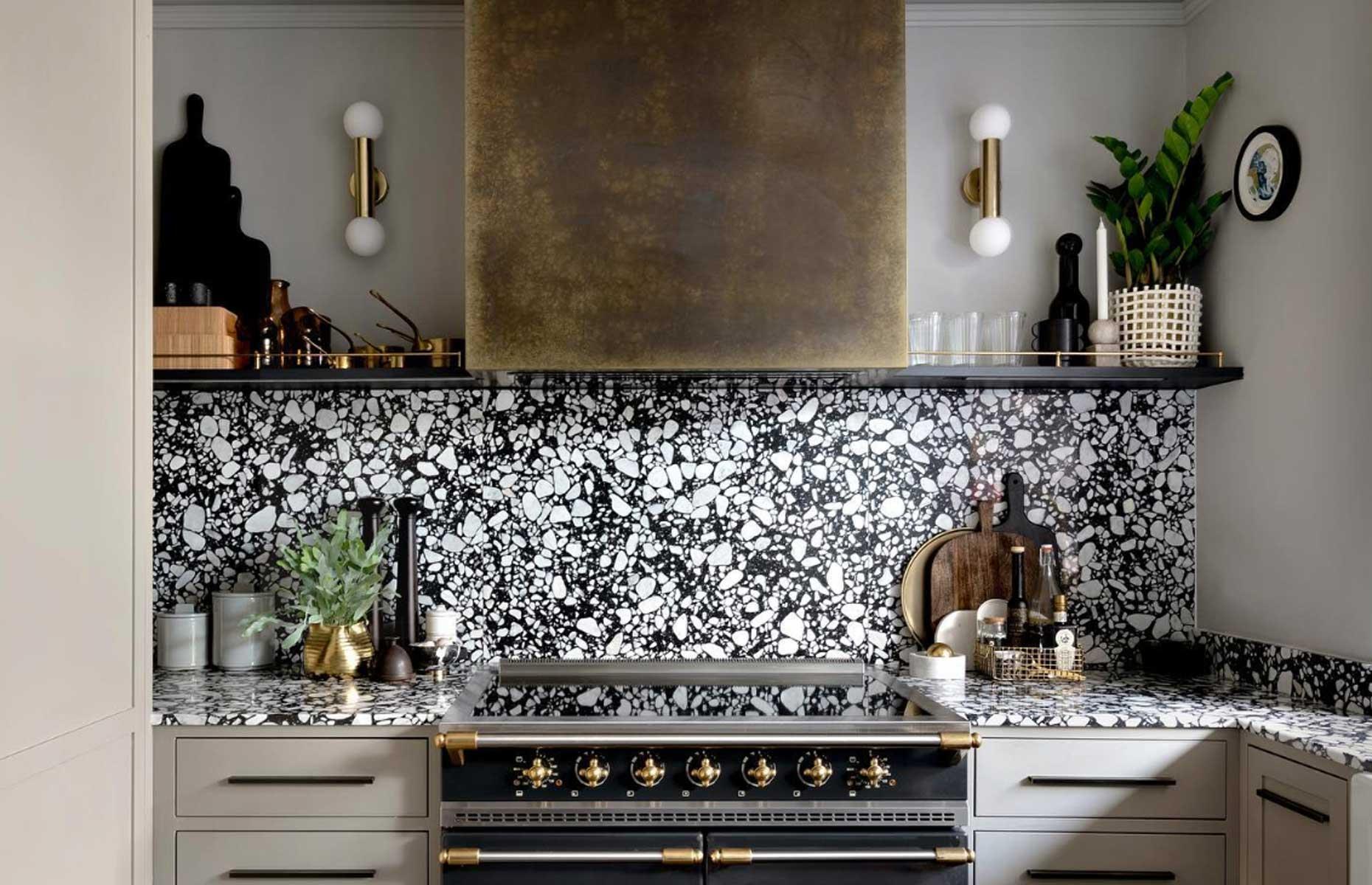 Glamorous black and gold kitchen