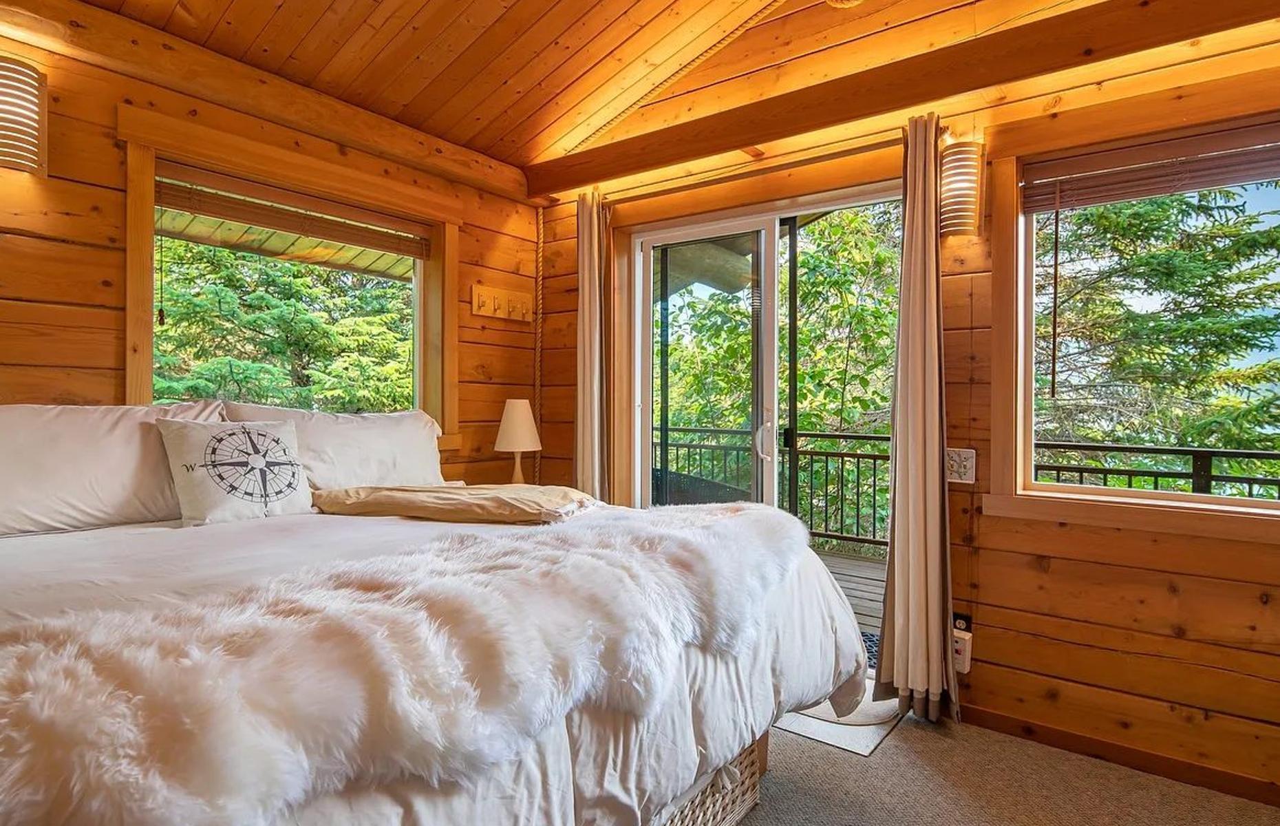3. Stillpoint Lodge, Alaska 