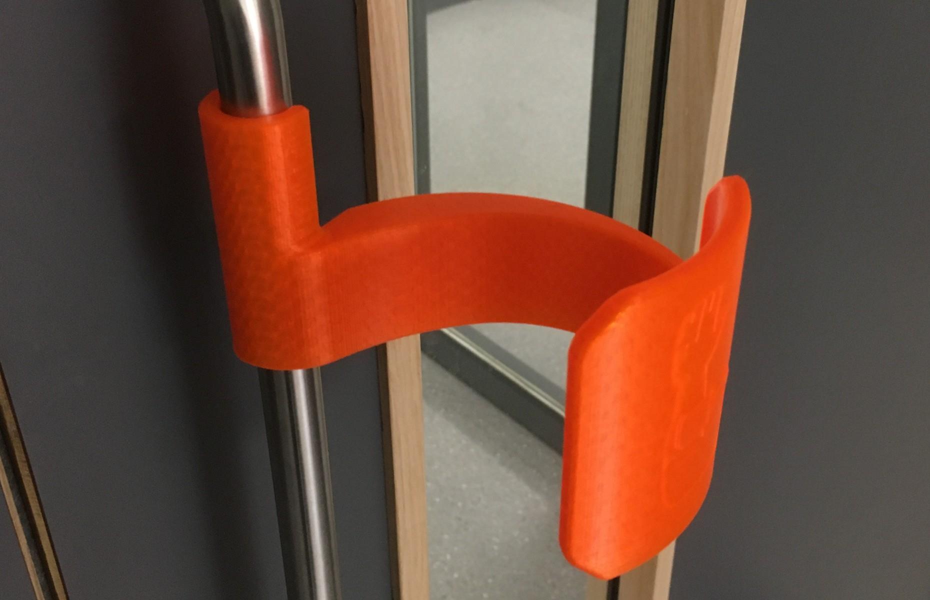 Hands-free door handle