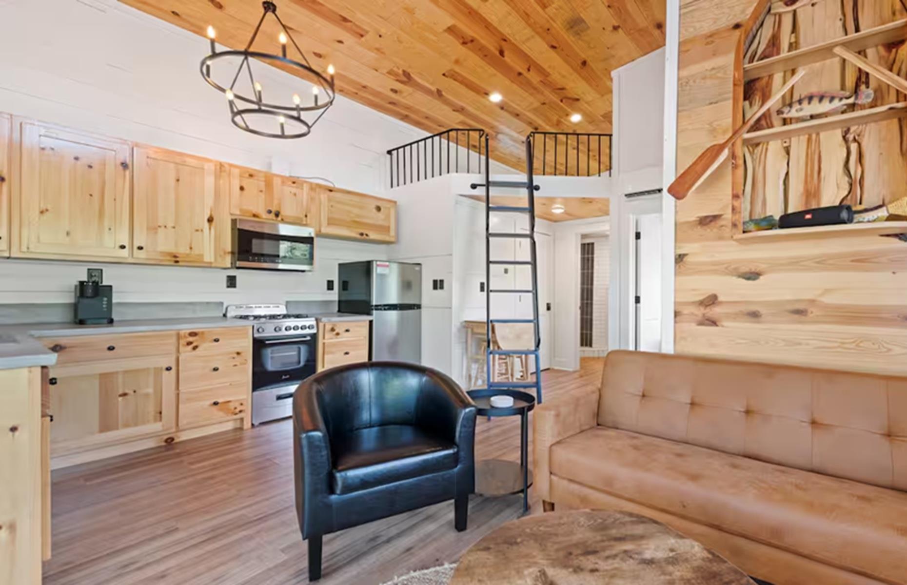 Floating cabin, North Carolina, USA