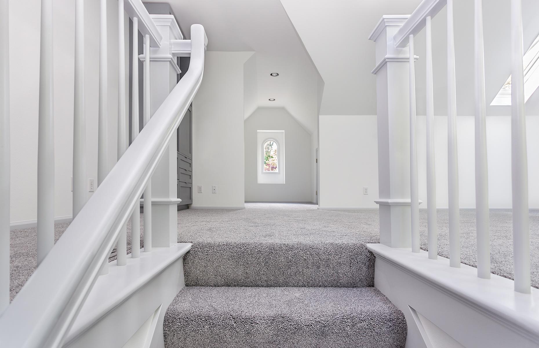 Fitting wall-to-wall carpet