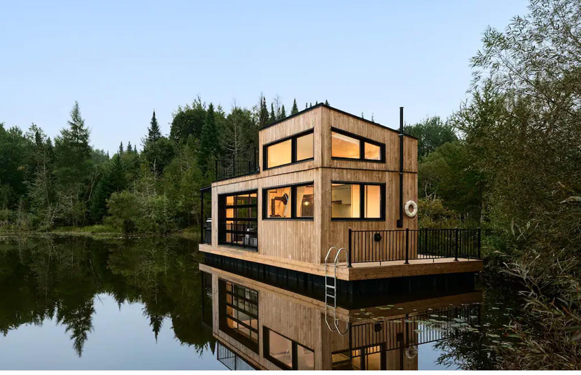 Minibora floating home, Quebec, Canada